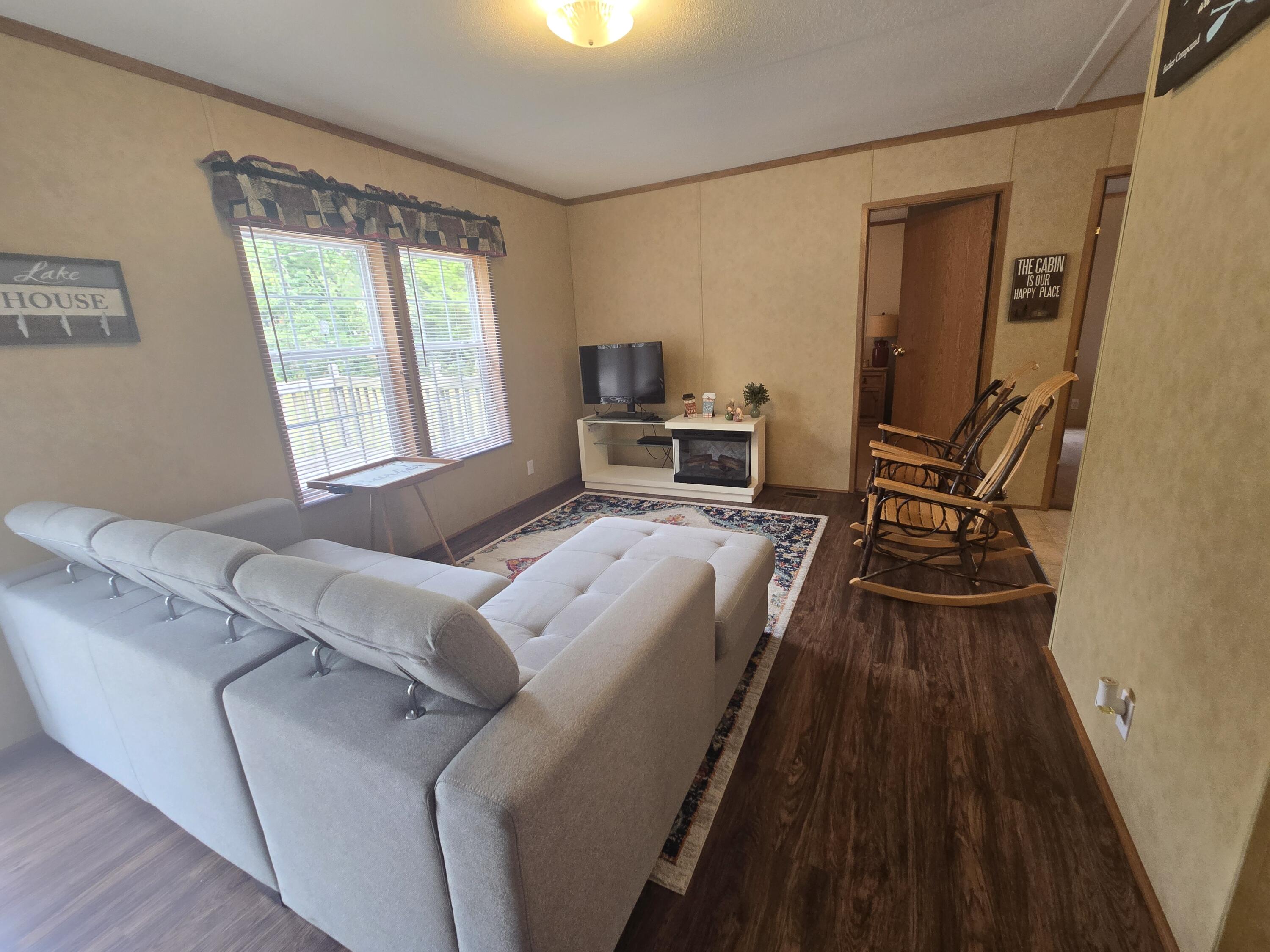 21619 County Road 273a Property Photo 6