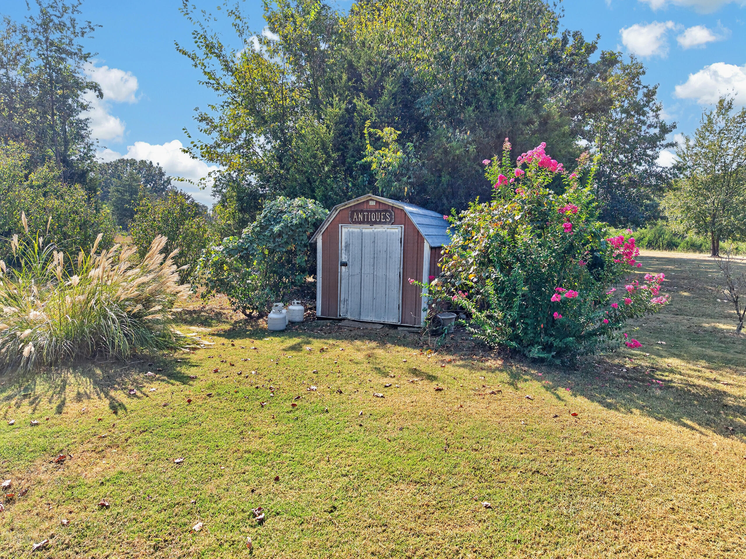 1080 Apache Road Property Photo 8