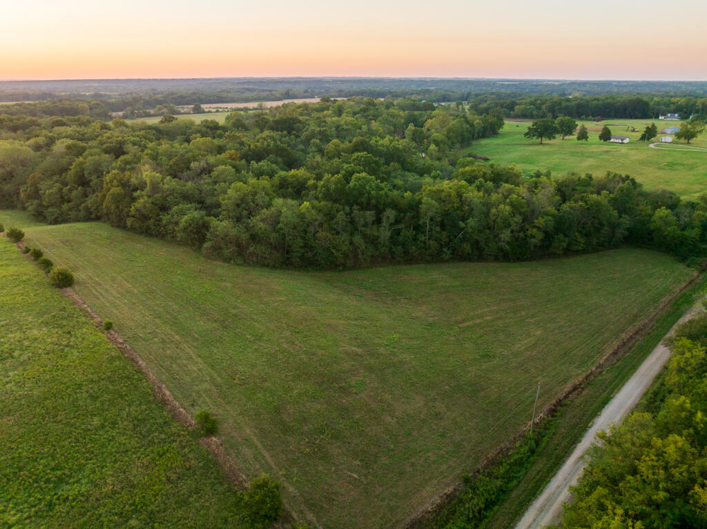 2395 Southwest County Road Property Photo 5
