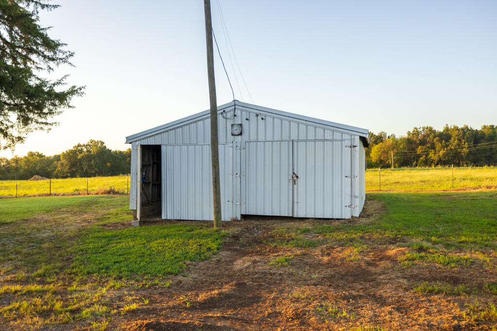 2395 Southwest County Road Property Photo 55