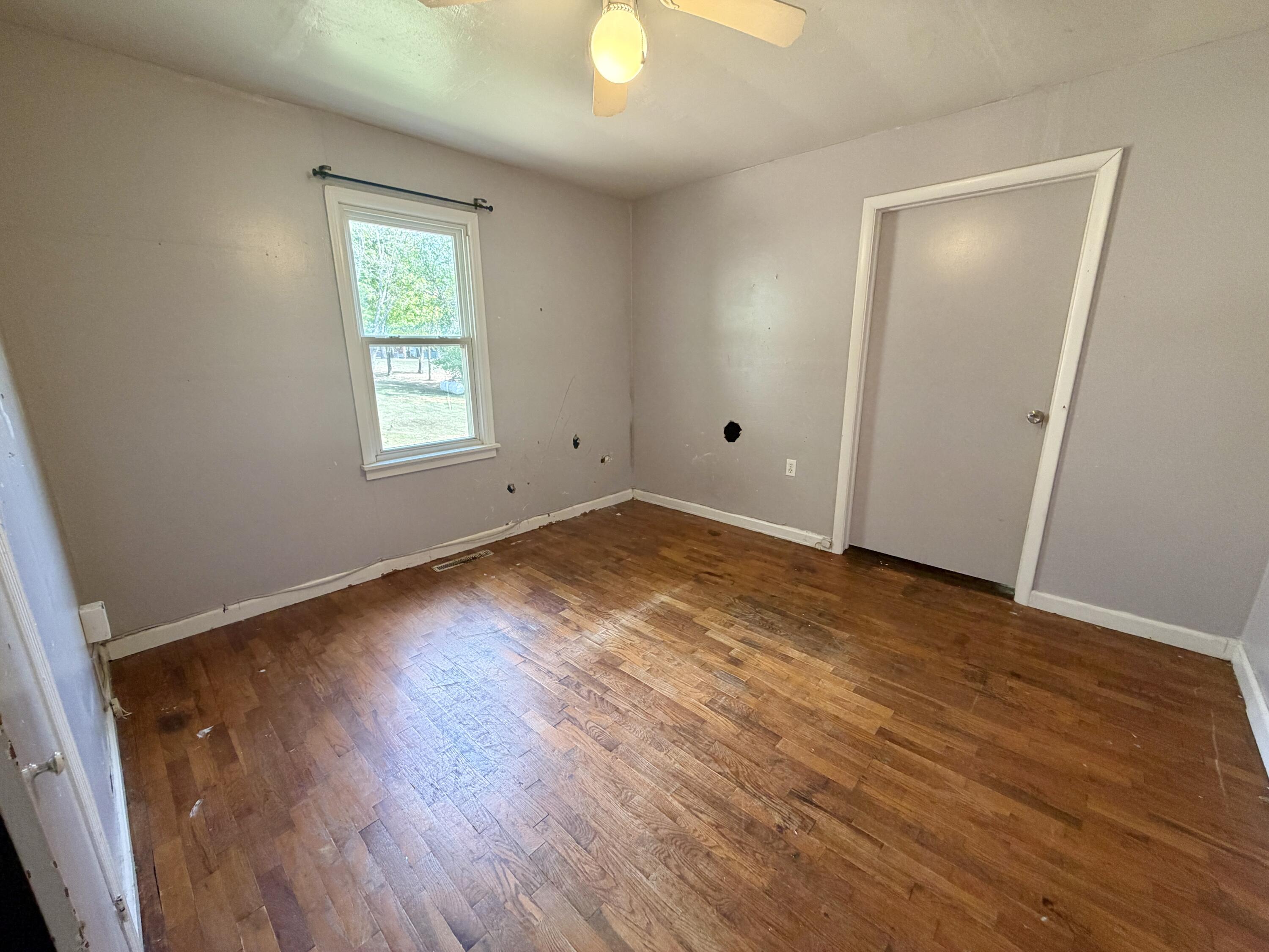 304 West 10th Street Property Photo 10