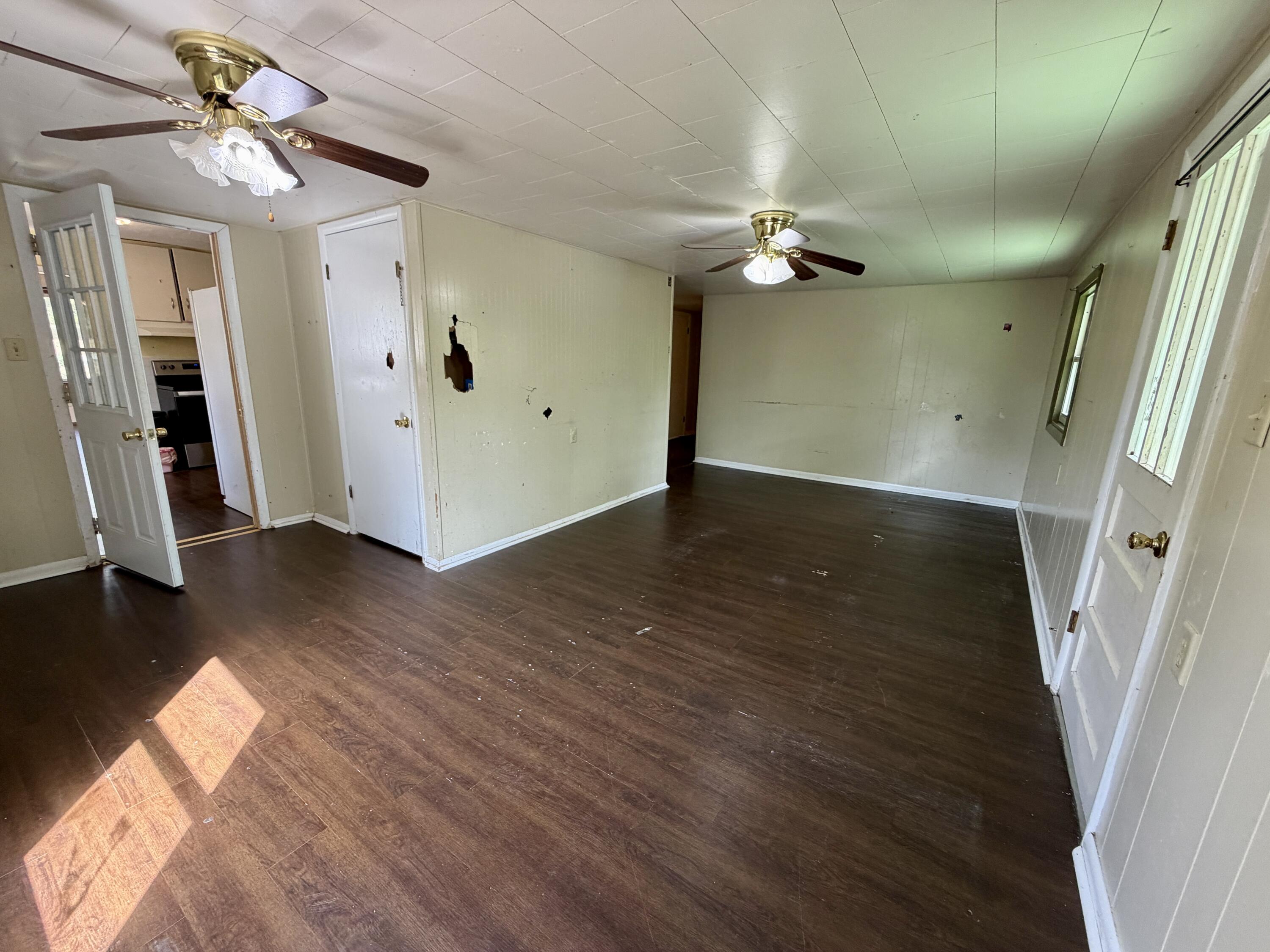 304 West 10th Street Property Photo 15