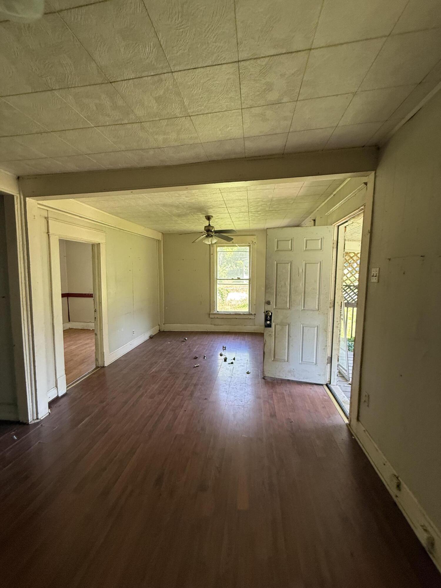 2159 North Taylor Avenue Property Photo 5