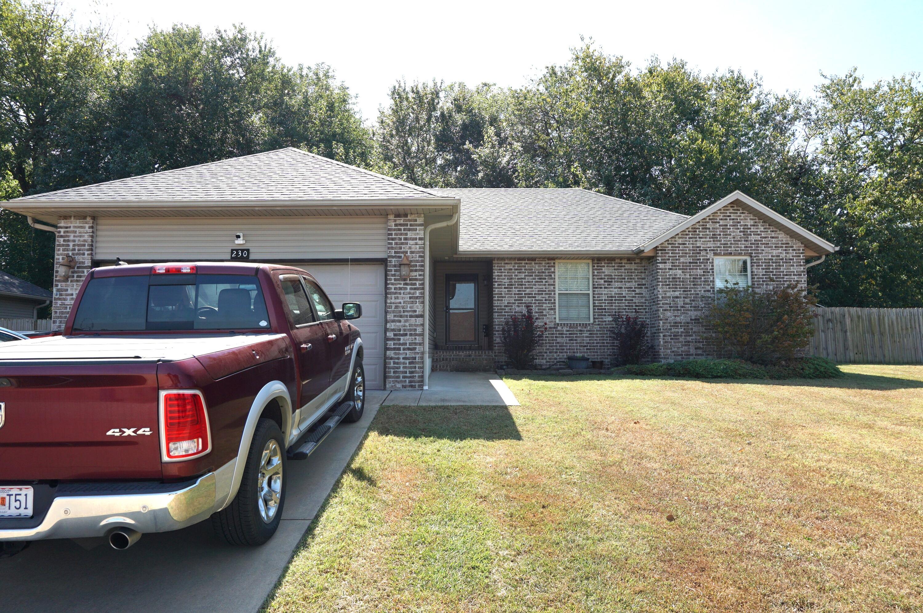 230 East Lapis Avenue Property Photo 4