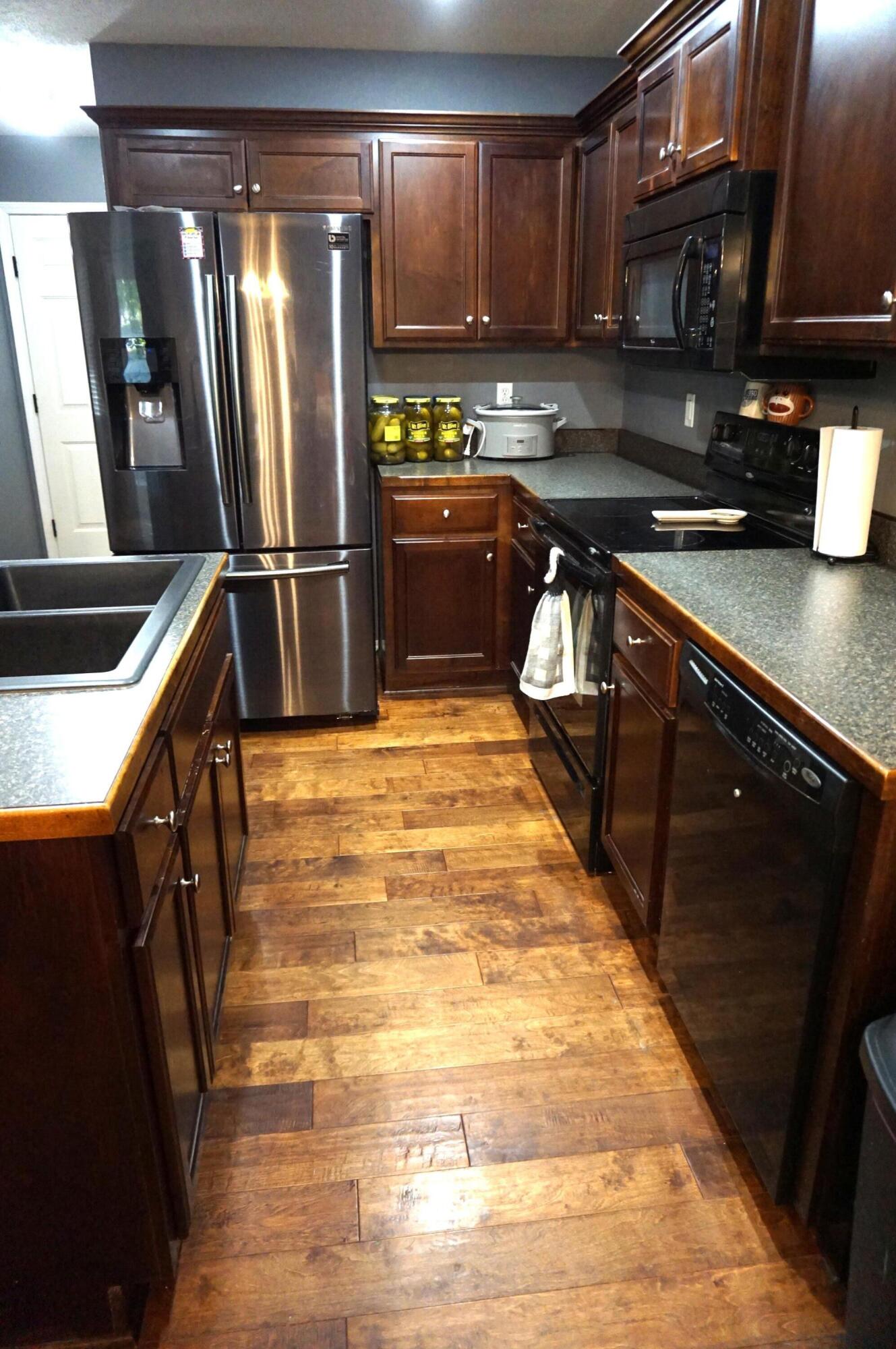 230 East Lapis Avenue Property Photo 12