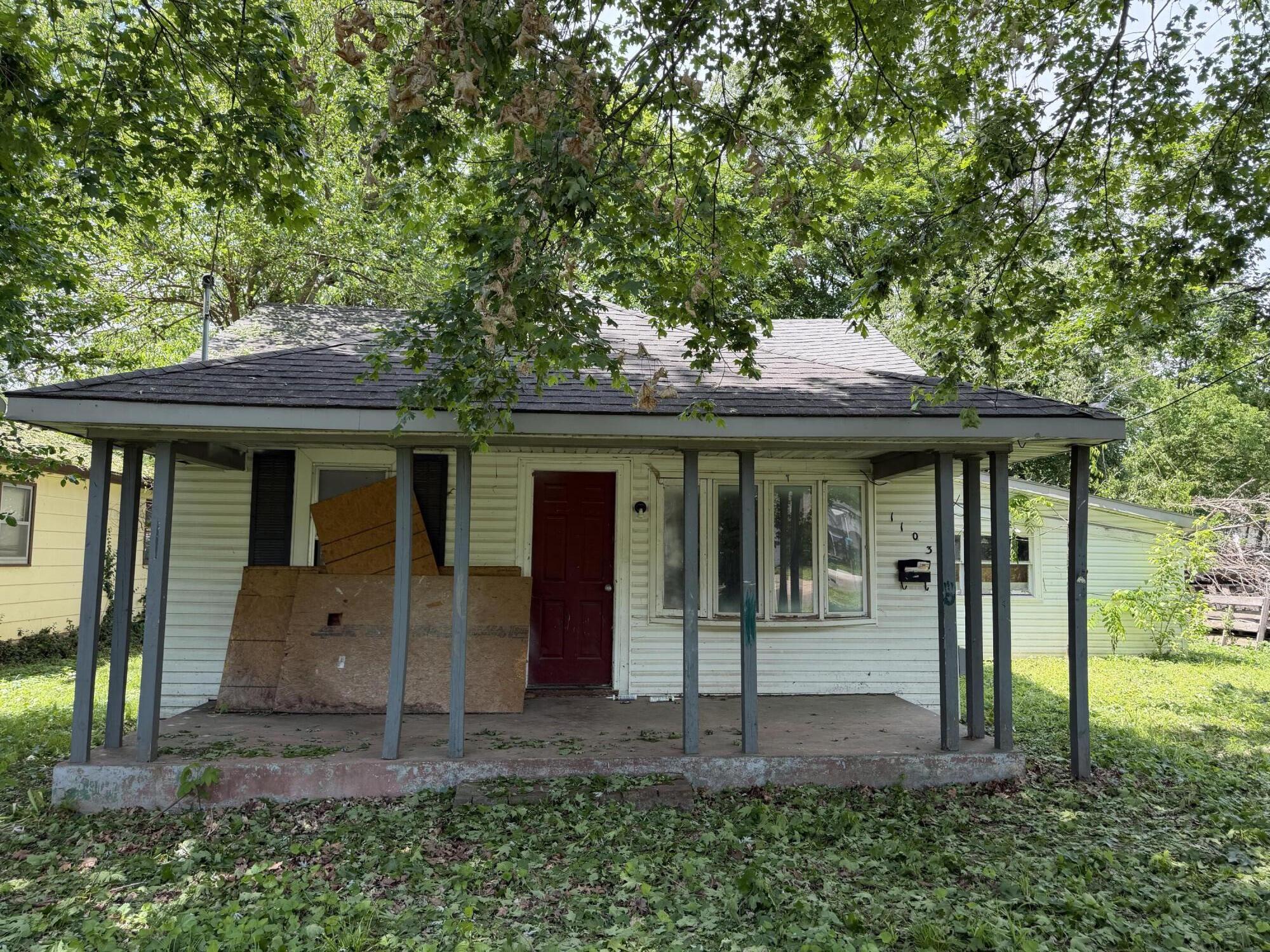 1103 North Ethyl Avenue Property Photo 1
