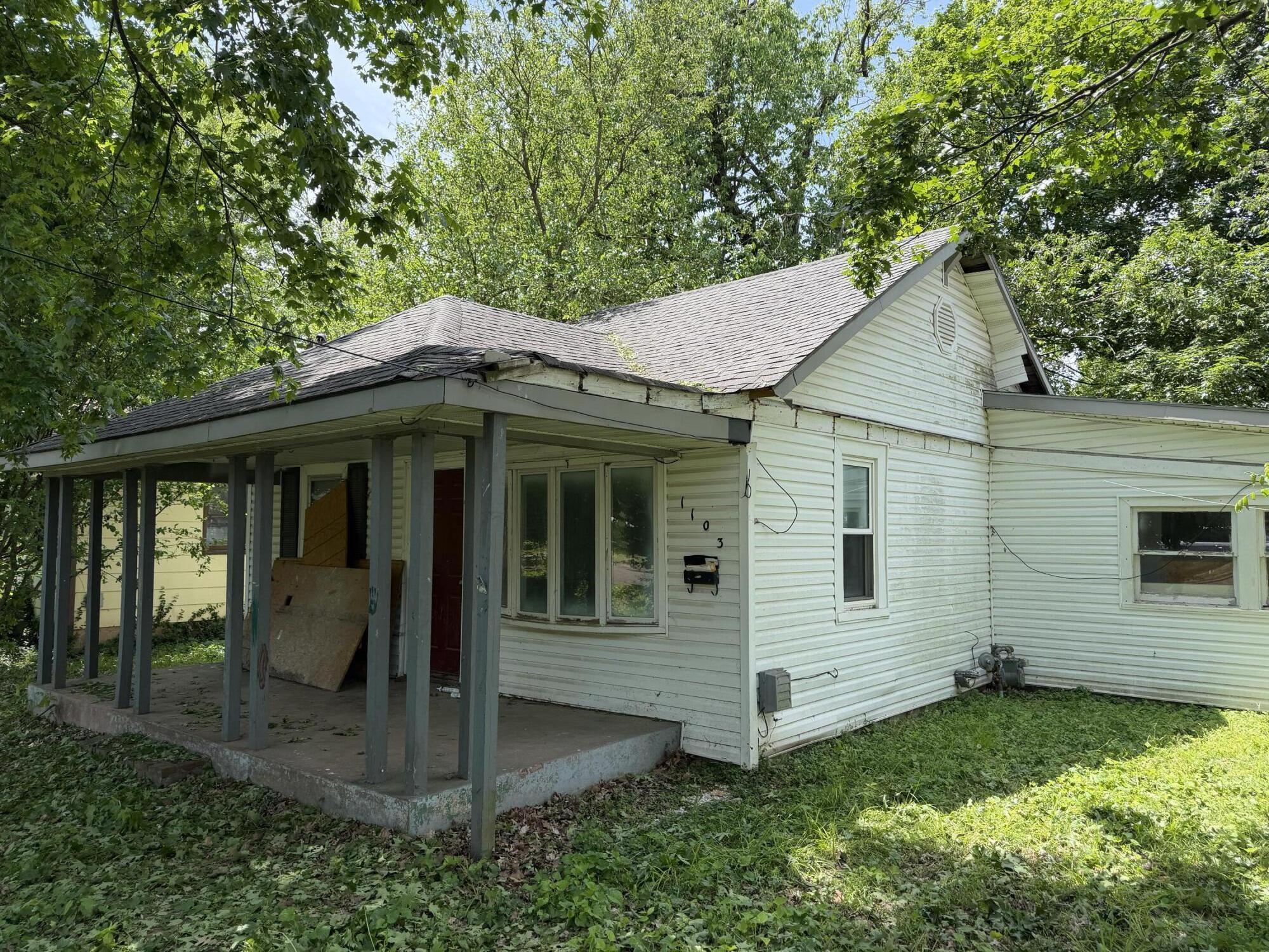 1103 North Ethyl Avenue Property Photo 2