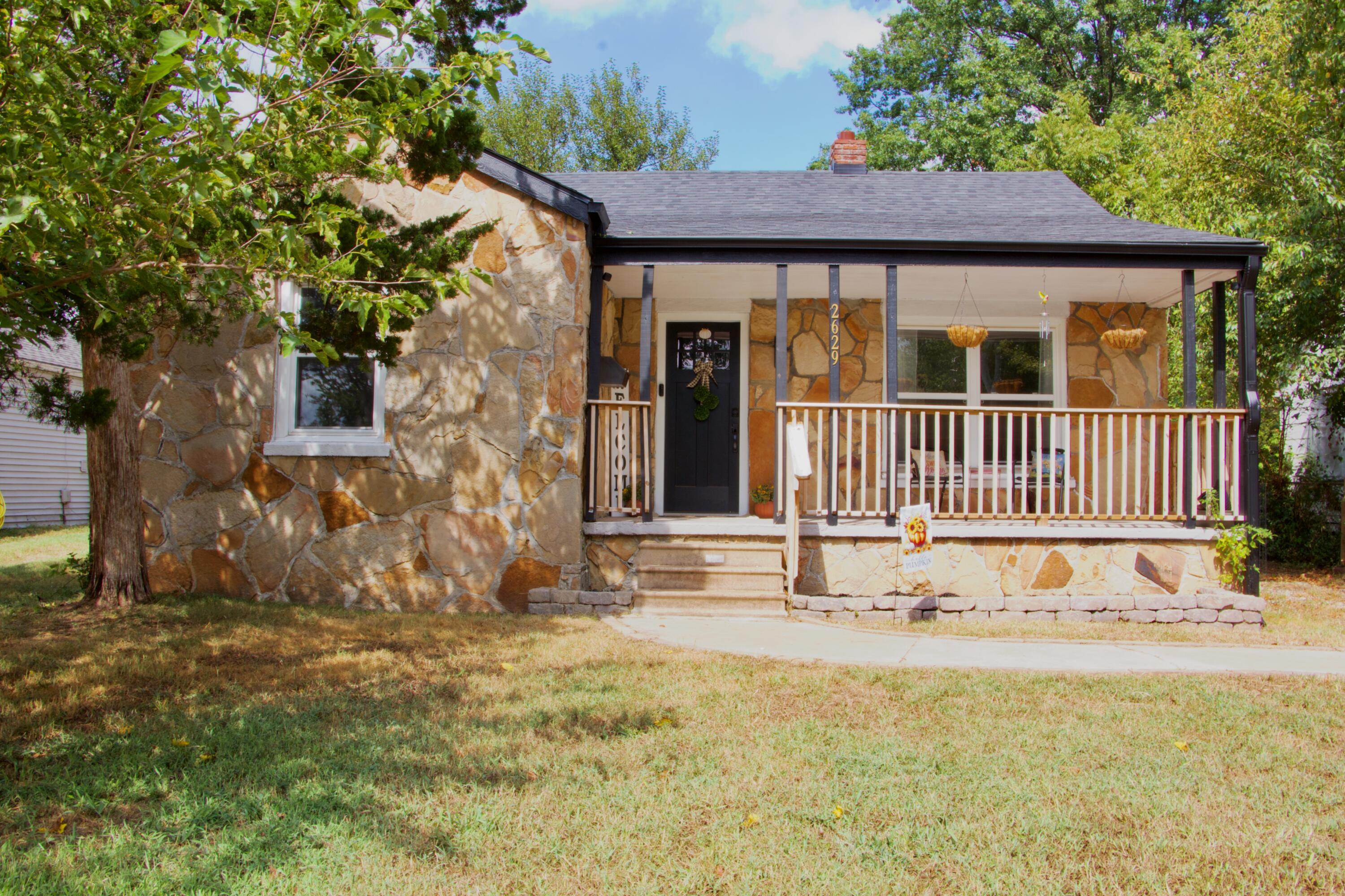 2629 West College Street Property Photo 1