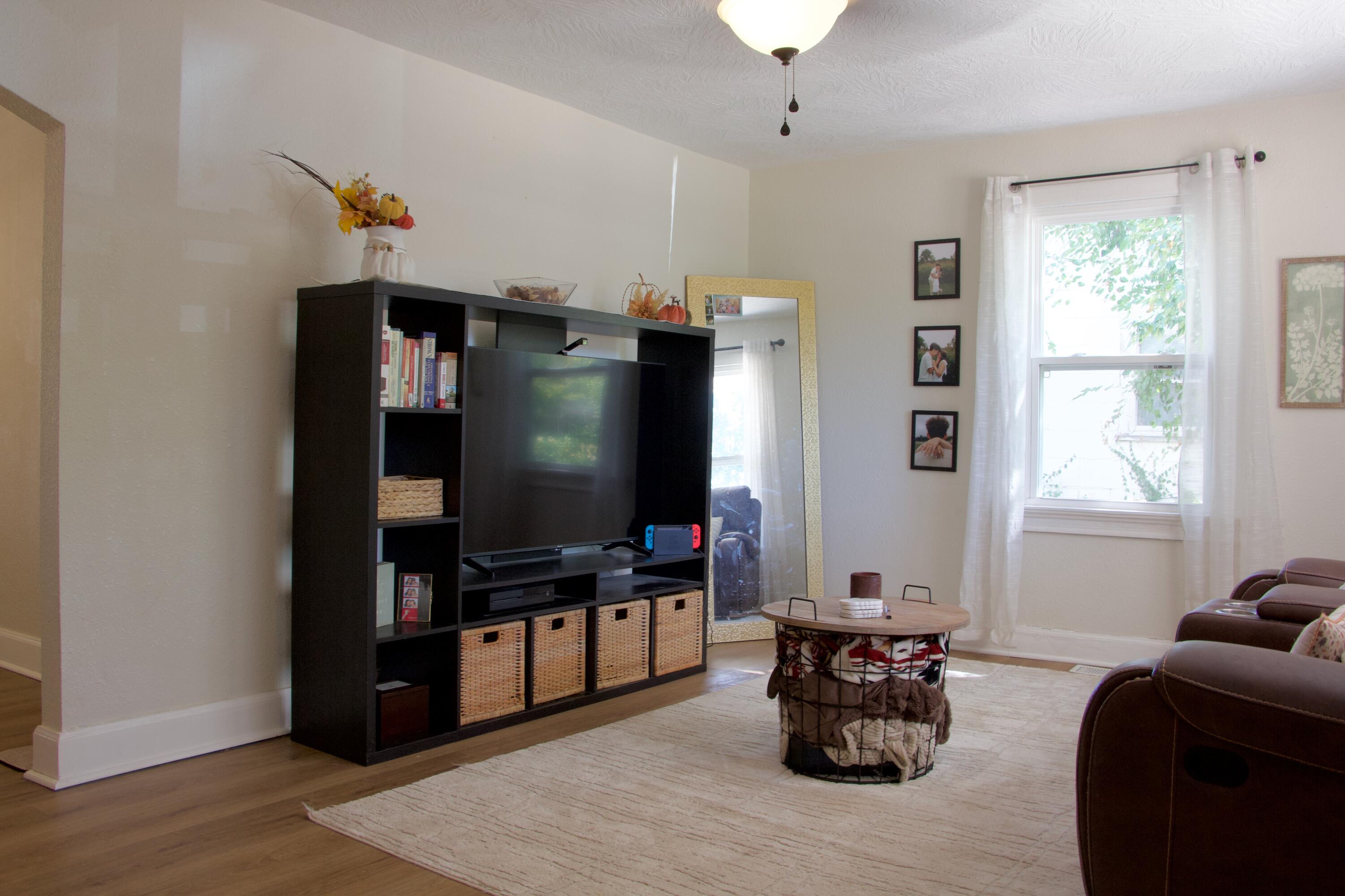 2629 West College Street Property Photo 3