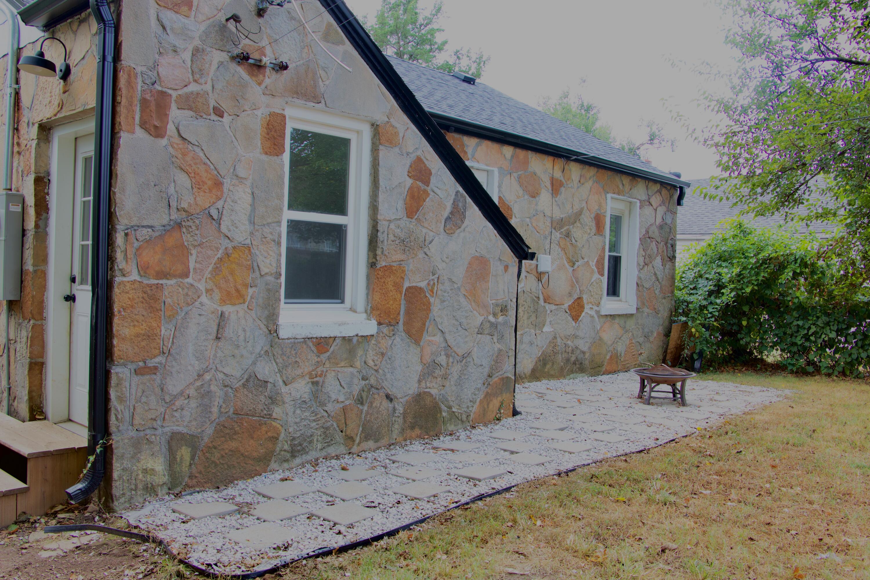 2629 West College Street Property Photo 25