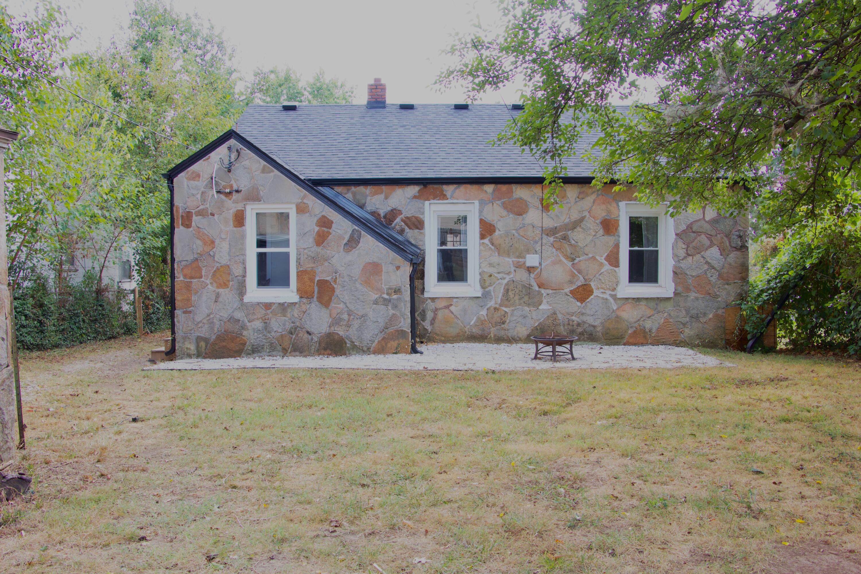 2629 West College Street Property Photo 26