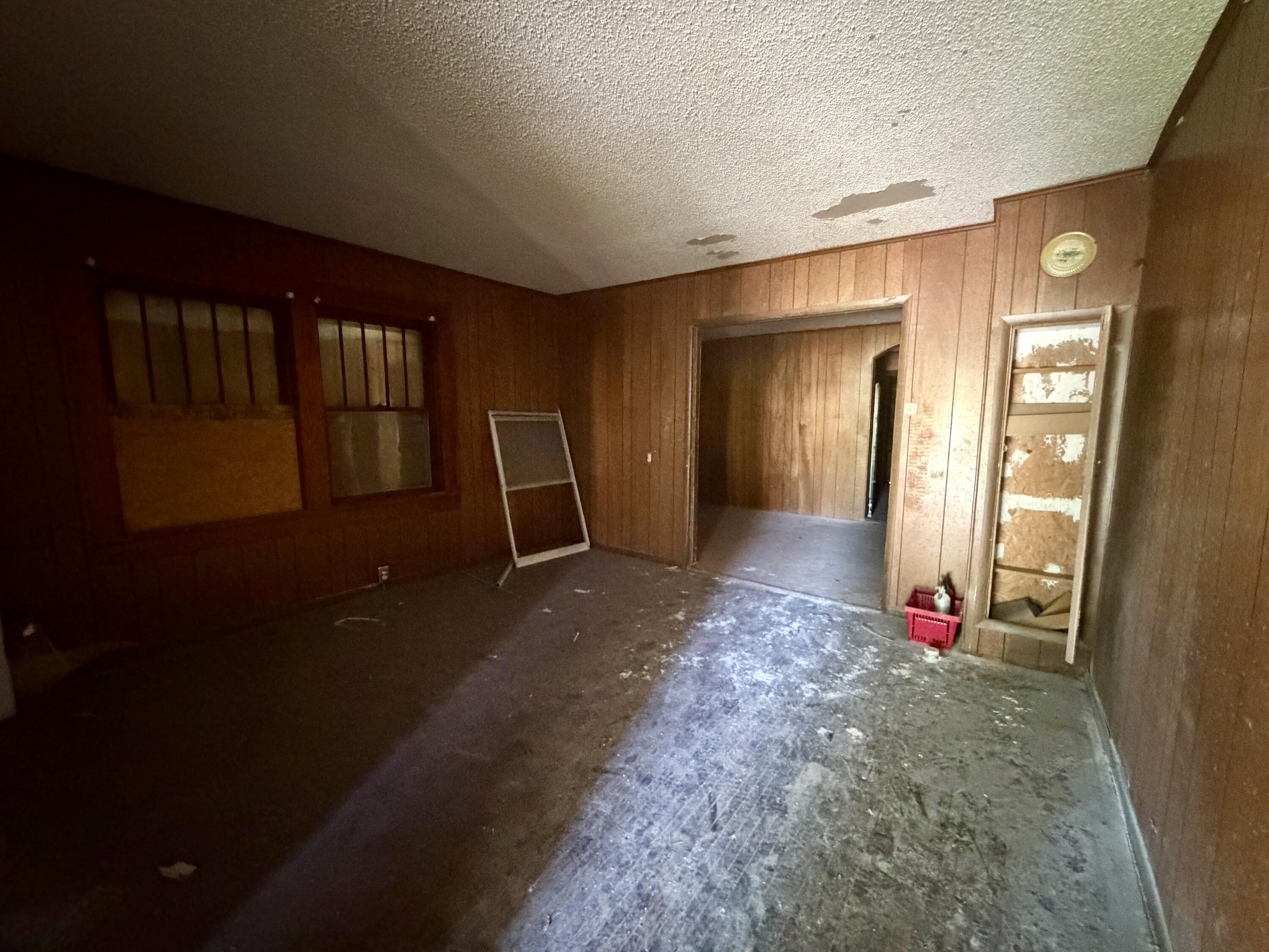 620 South Douglas Avenue Property Photo 3