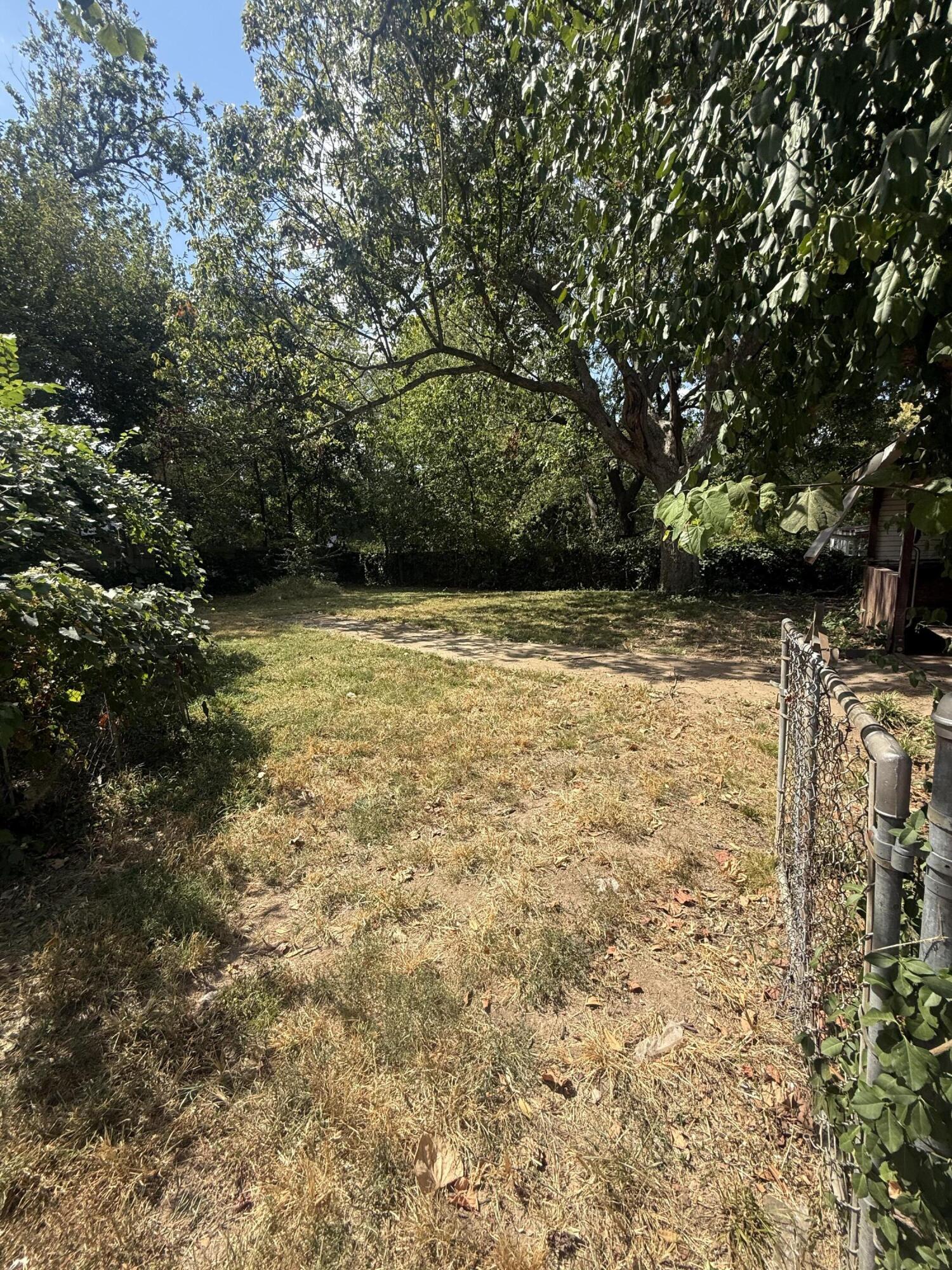 1306 West Talmage Street Property Photo 4