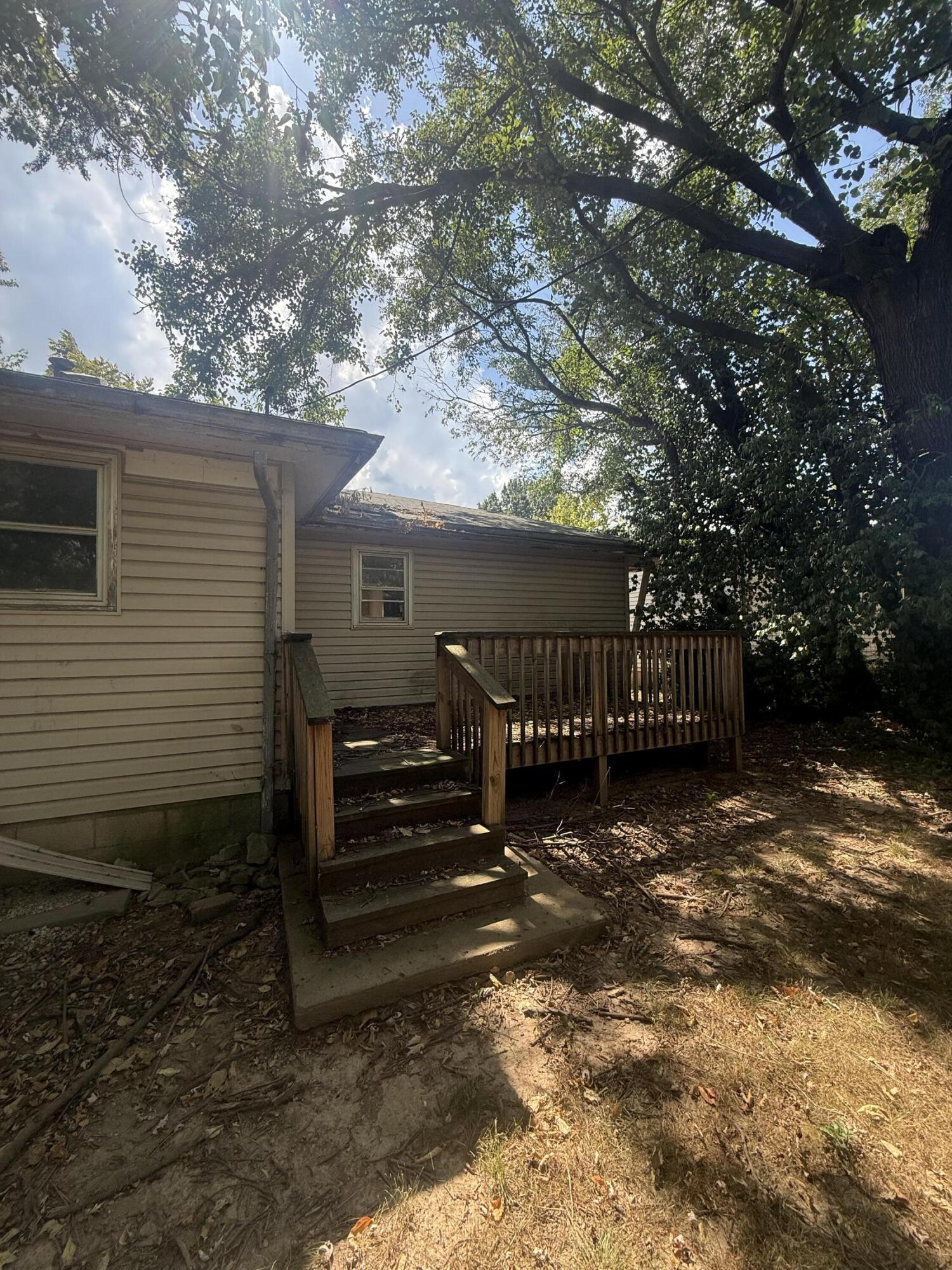 1323 West Poplar Street Property Photo 1