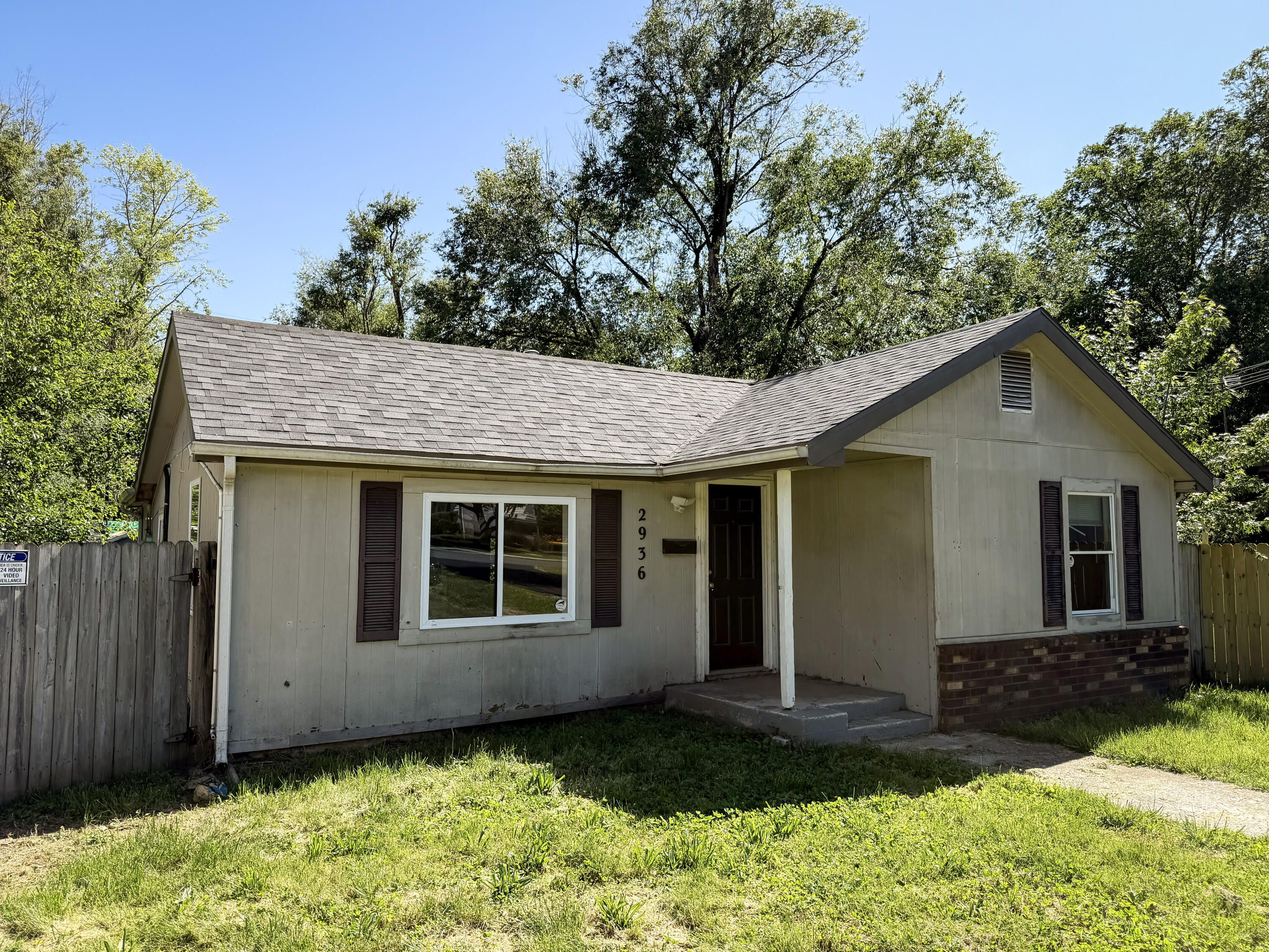 2936 West Walnut Street Property Photo 1