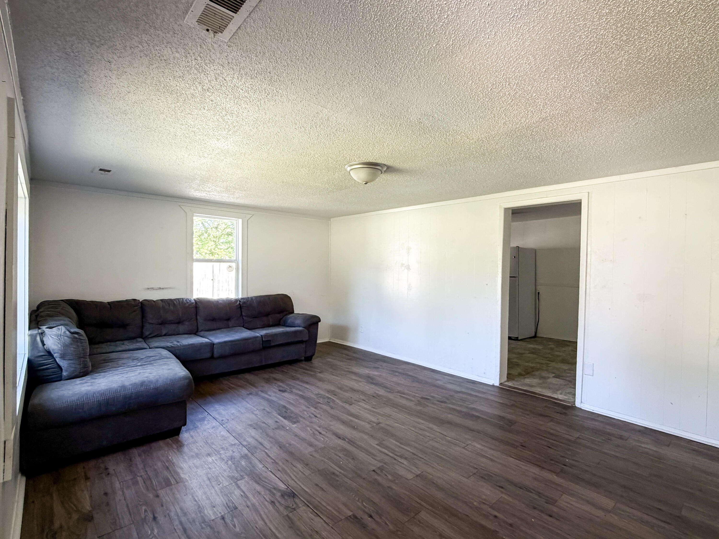 2936 West Walnut Street Property Photo 2