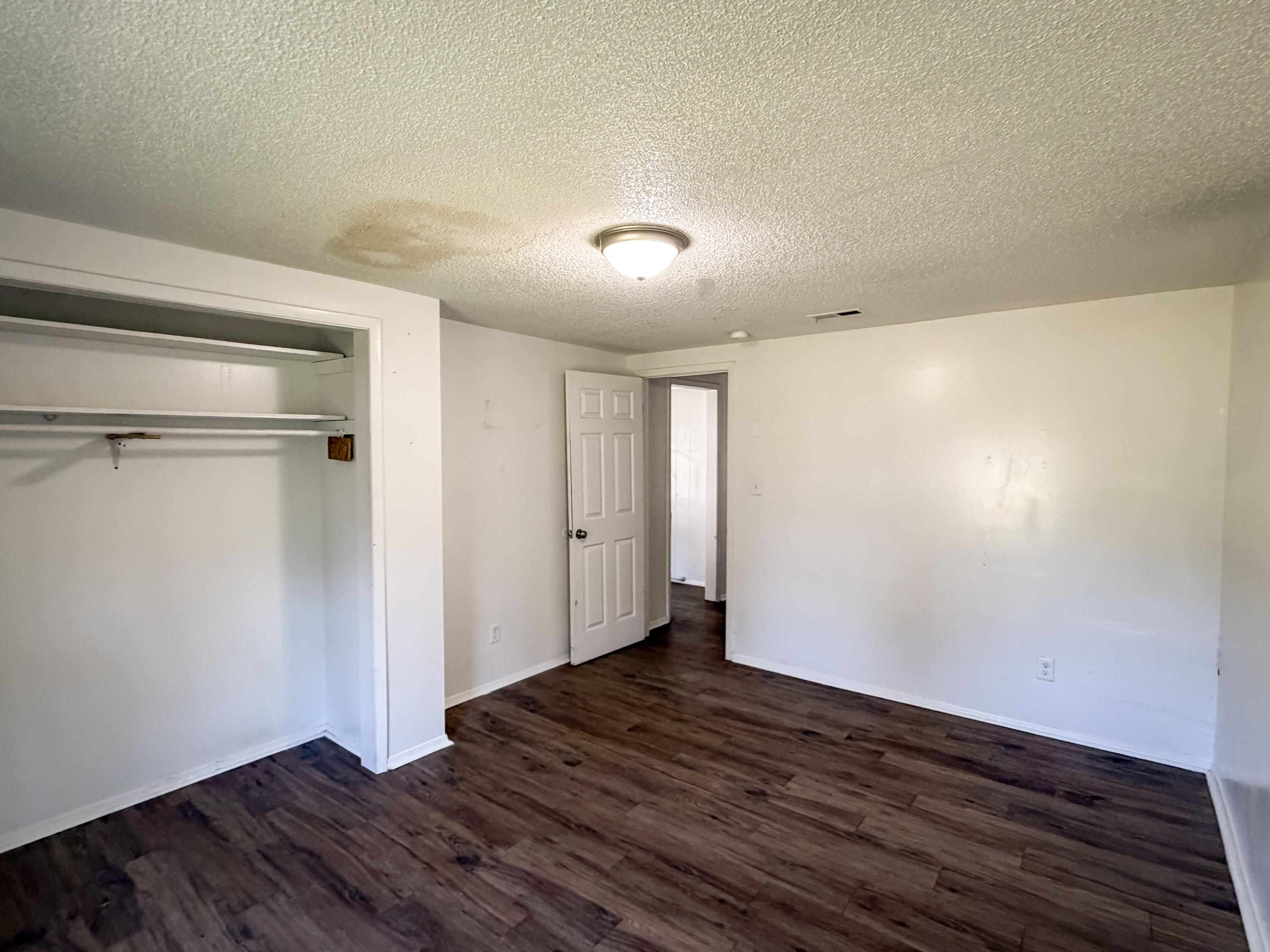 2936 West Walnut Street Property Photo 7