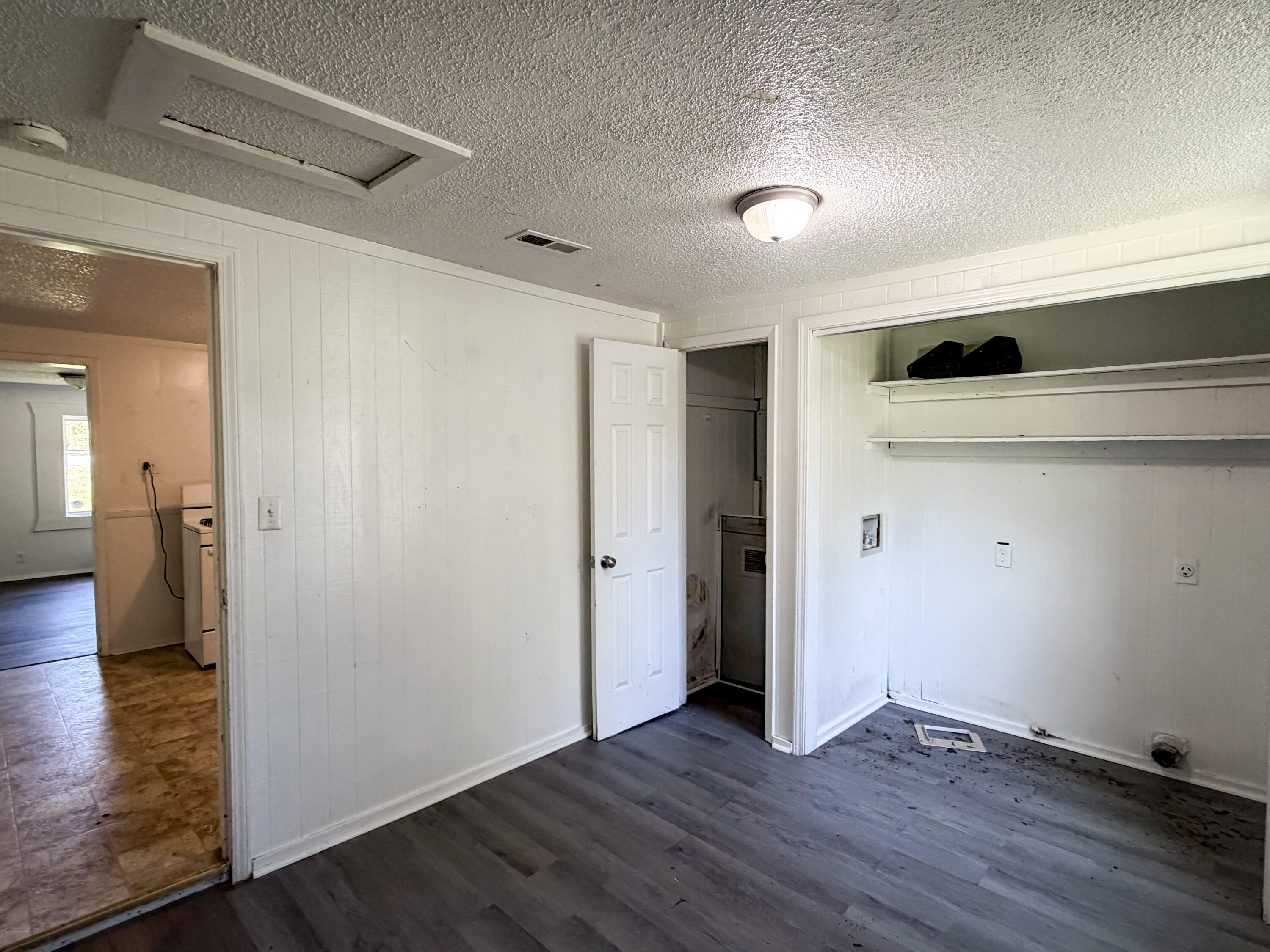 2936 West Walnut Street Property Photo 10