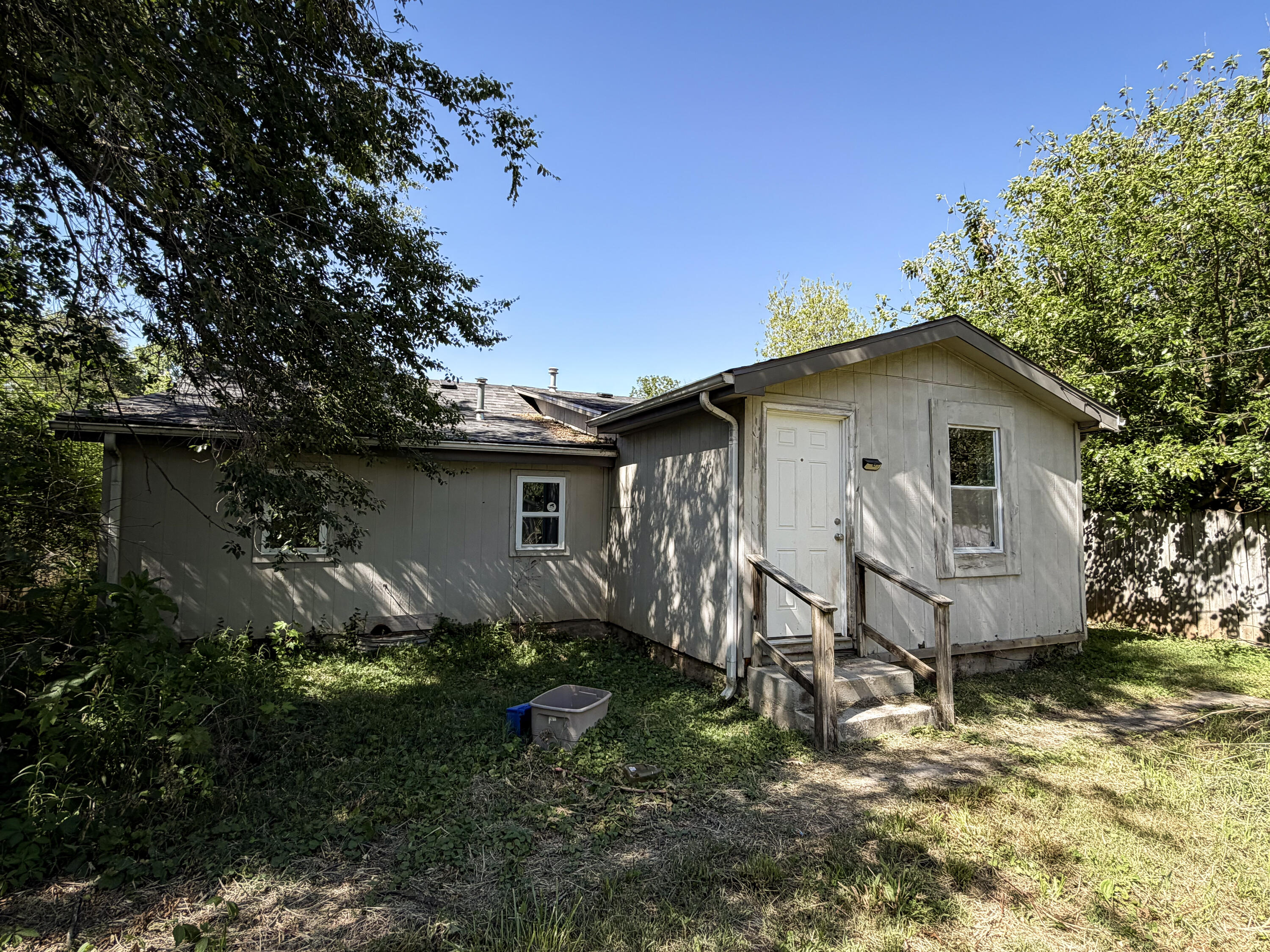 2936 West Walnut Street Property Photo 12