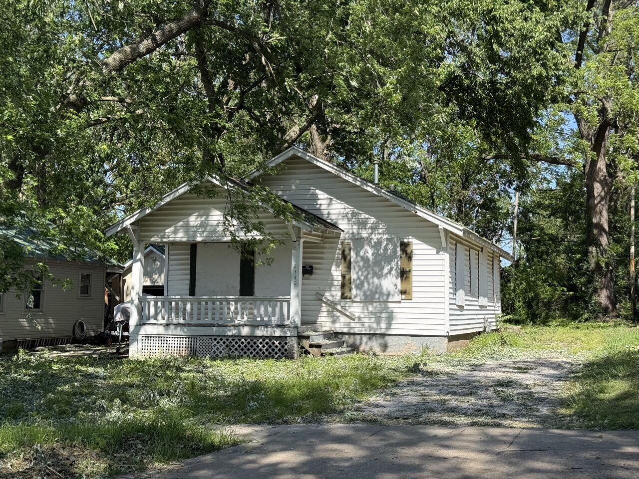 2340 North Franklin Avenue Property Photo 1