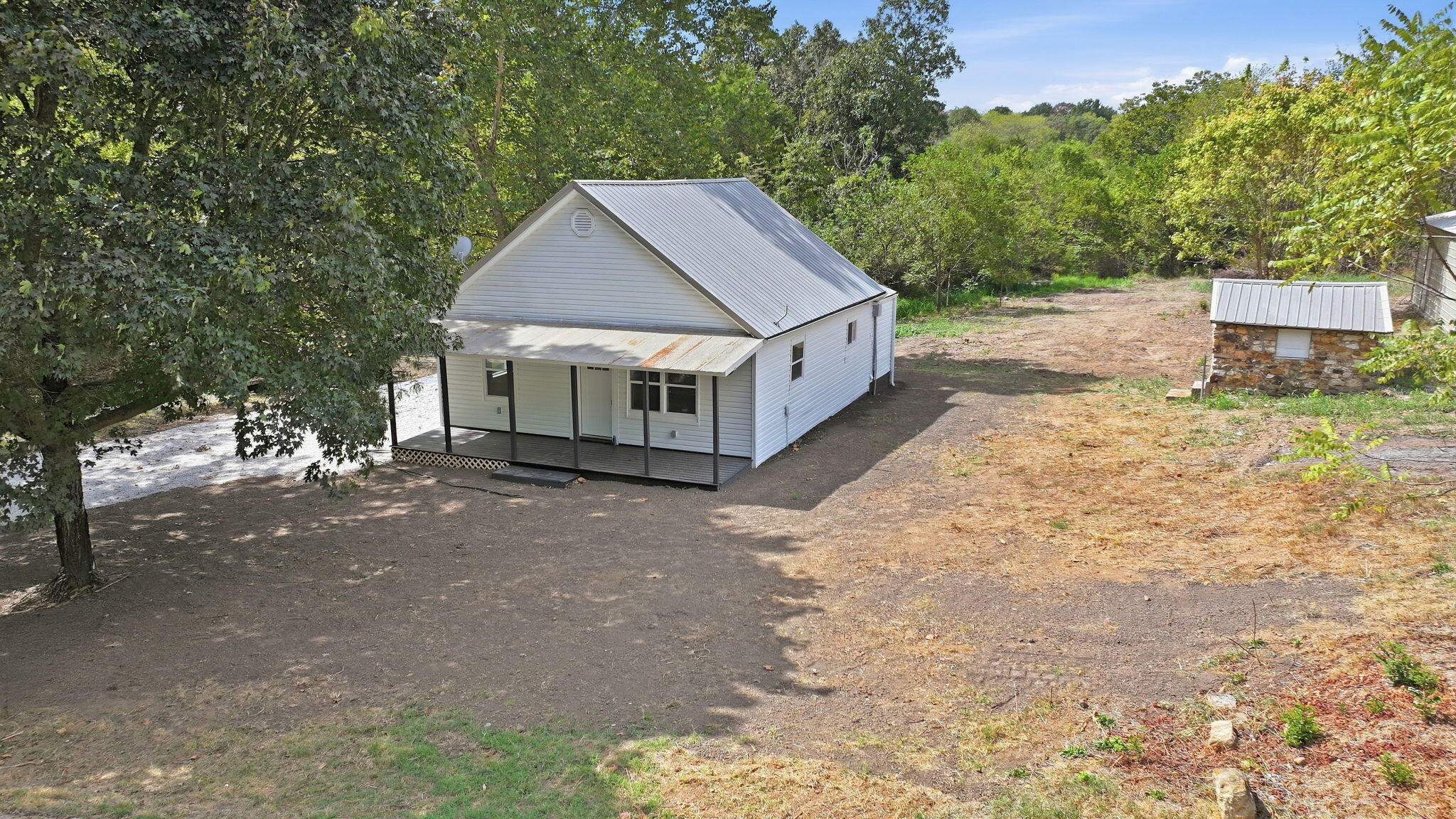 11935 North Farm Road 119 Property Photo 4