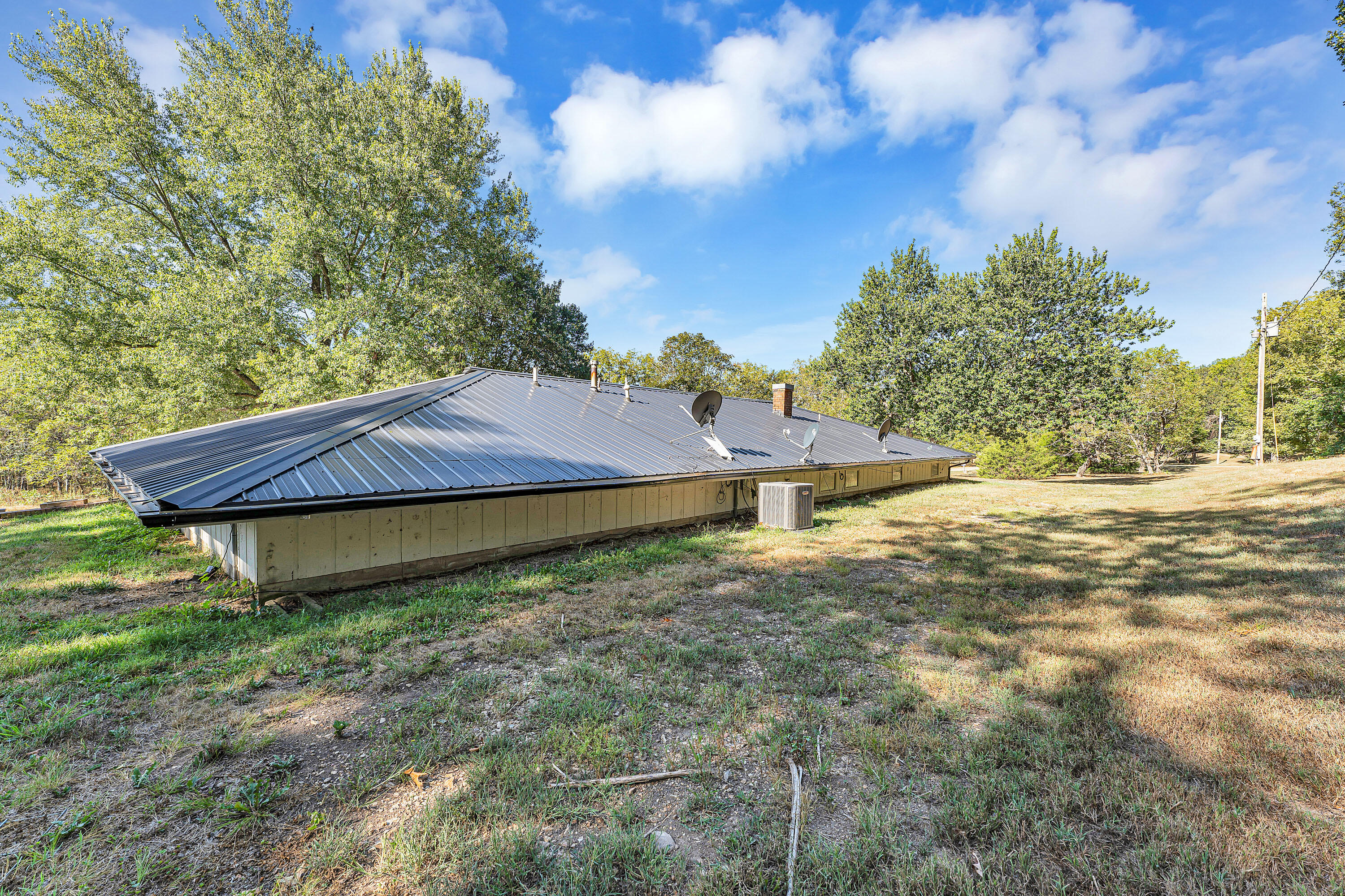 781 State Road M Property Photo 34