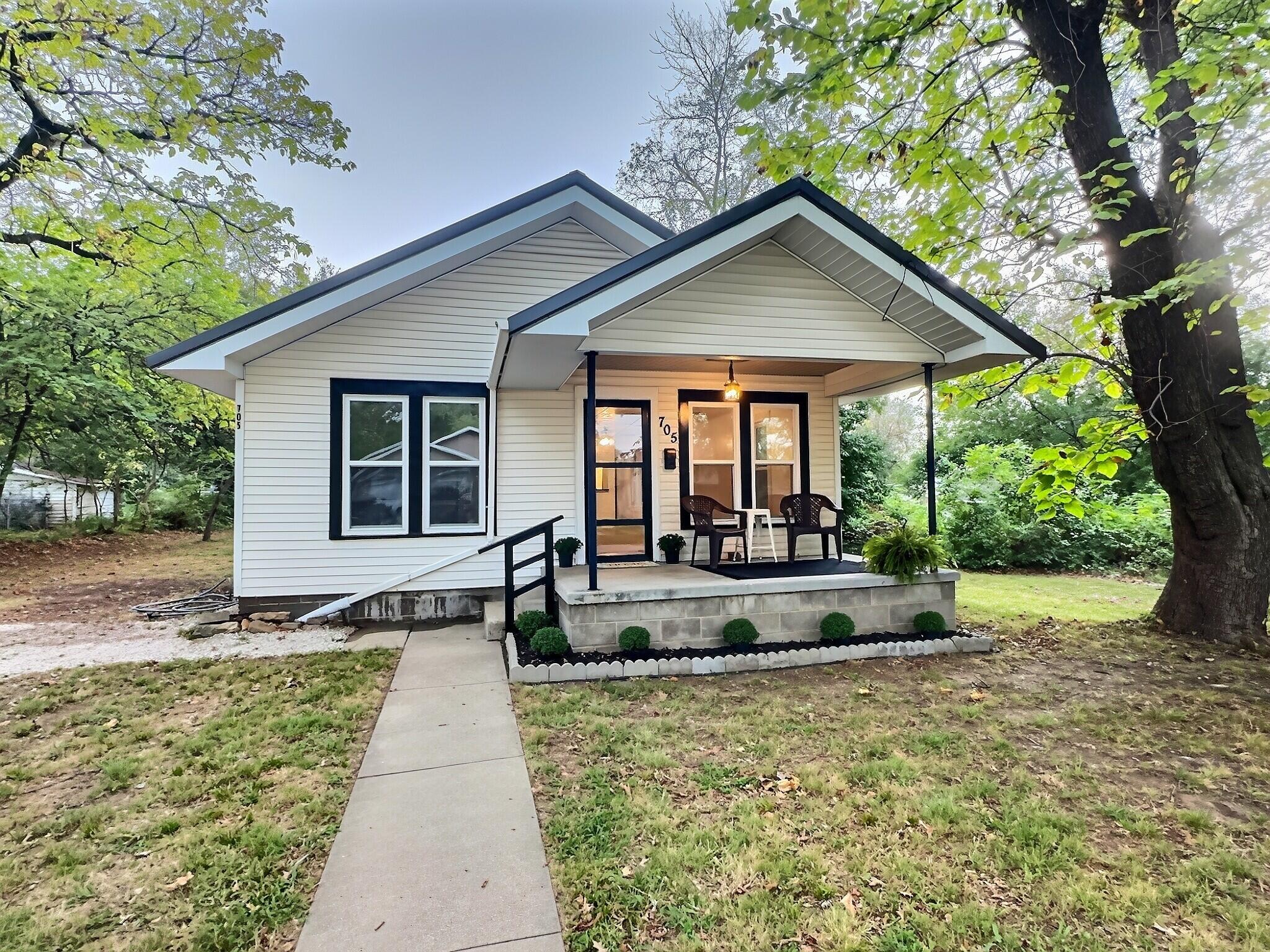 705 North Clay Street Property Photo 3