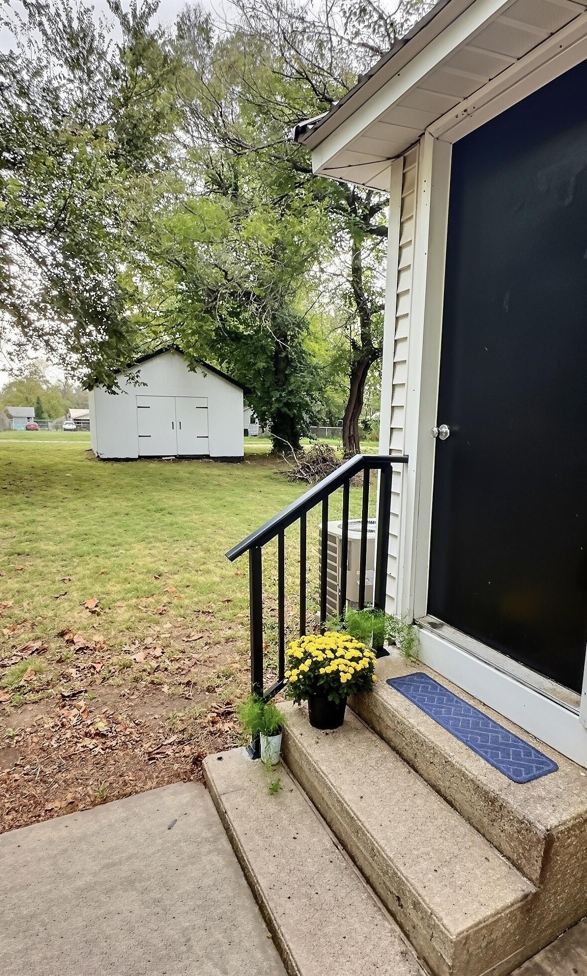 705 North Clay Street Property Photo 4