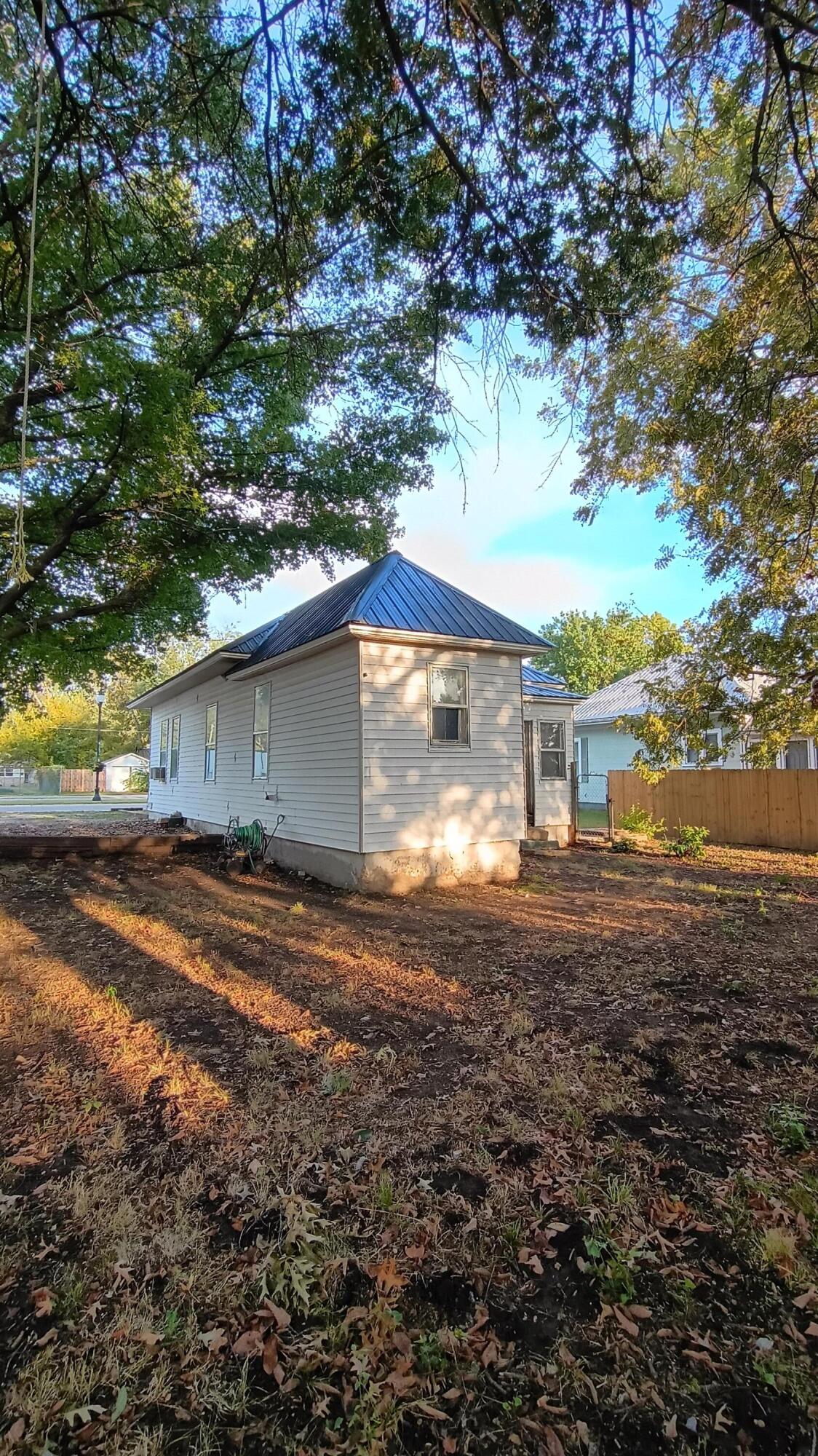 813 South Hickory Street Property Photo 8