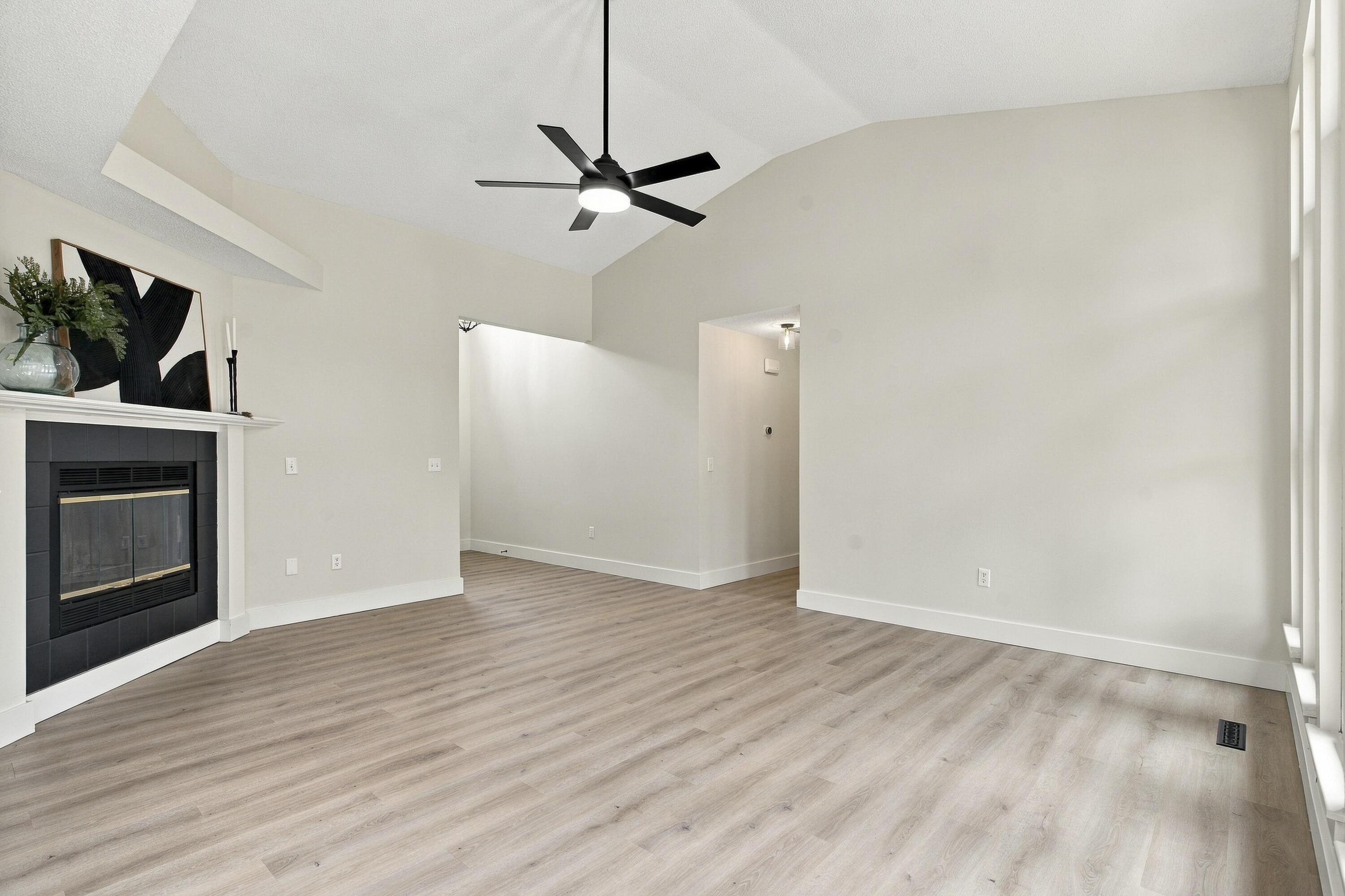 3906 West Kay Pointe Boulevard Property Photo 5