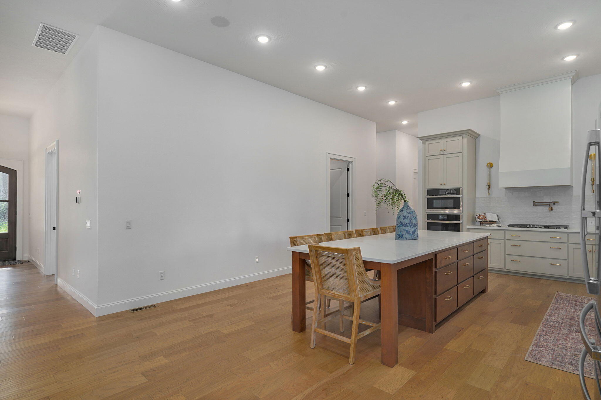 6019 South Dollison Avenue Property Photo 14