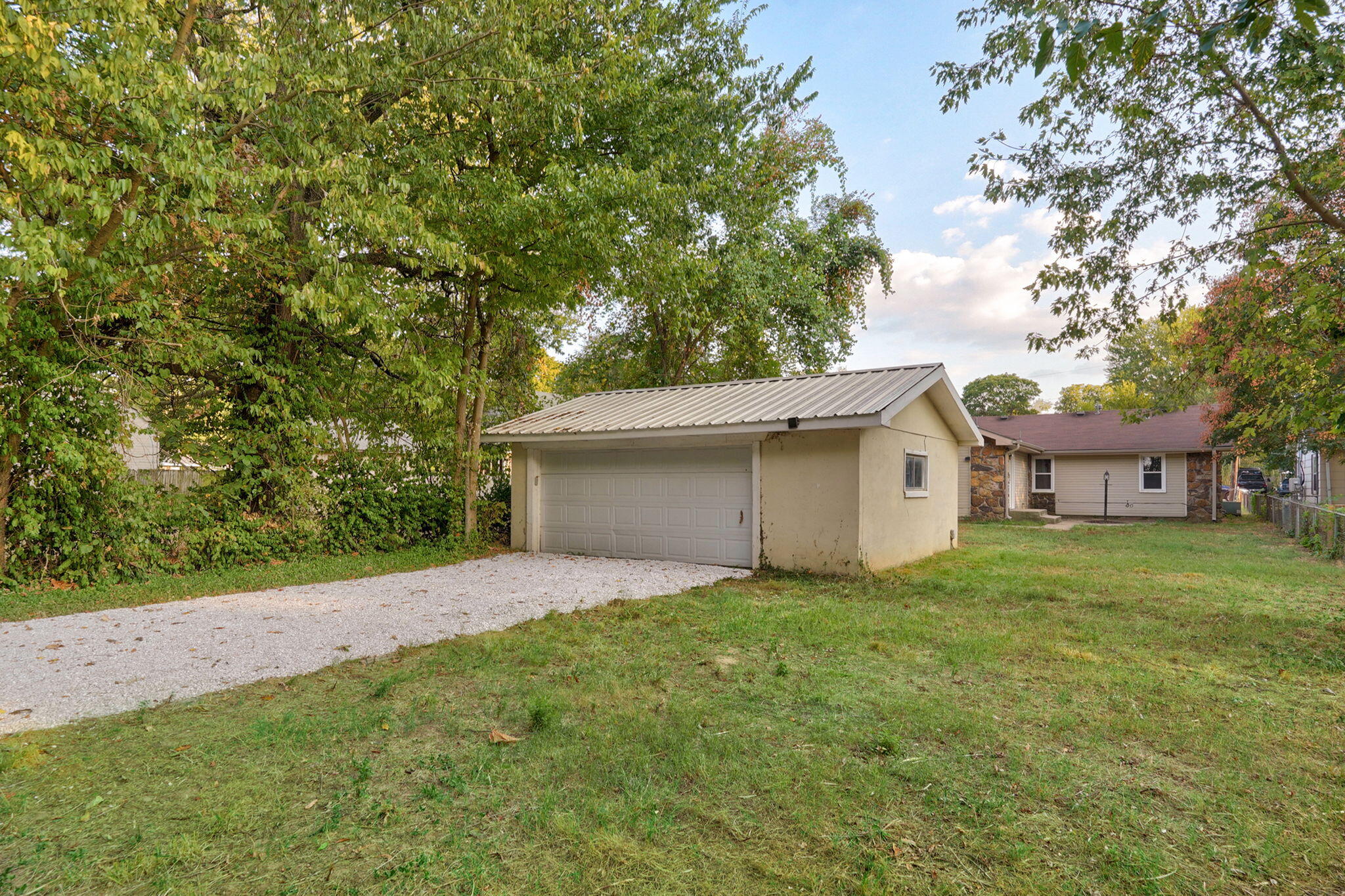2911 West Latoka Street Property Photo 2