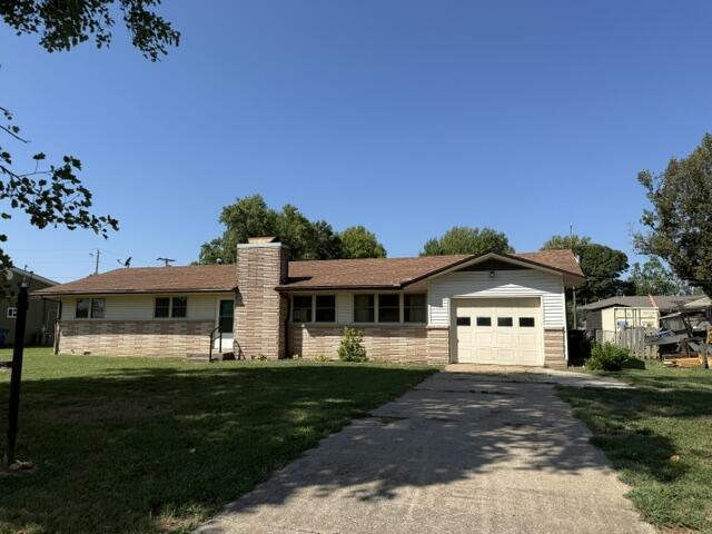 322 Crestwood Drive Property Photo 1