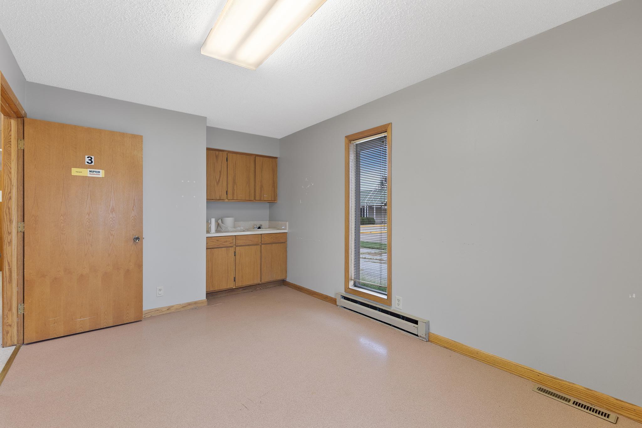 327 East Airport Drive Property Photo 5