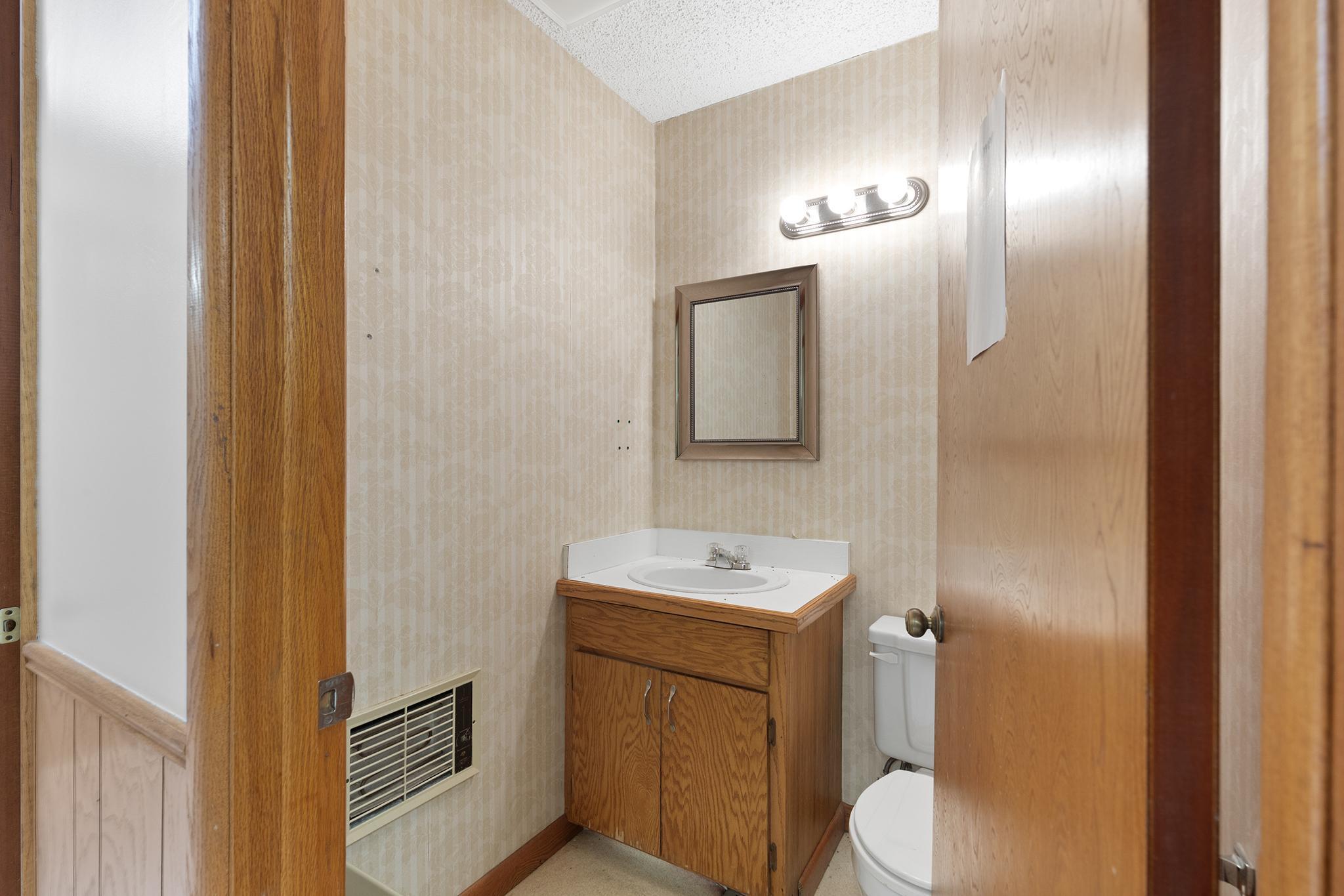 327 East Airport Drive Property Photo 6