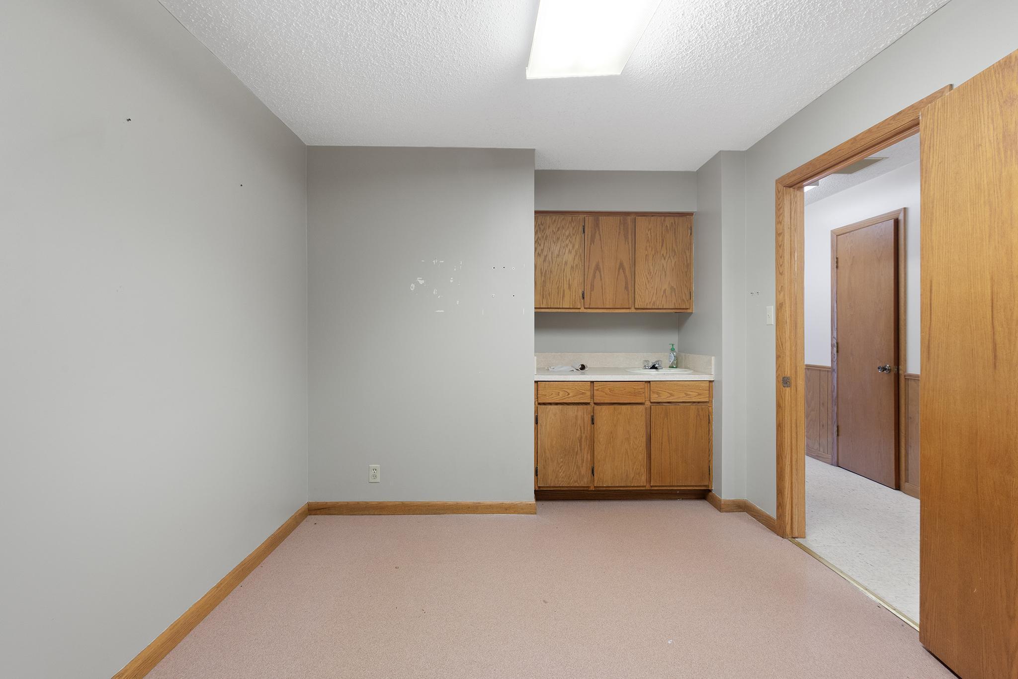 327 East Airport Drive Property Photo 7
