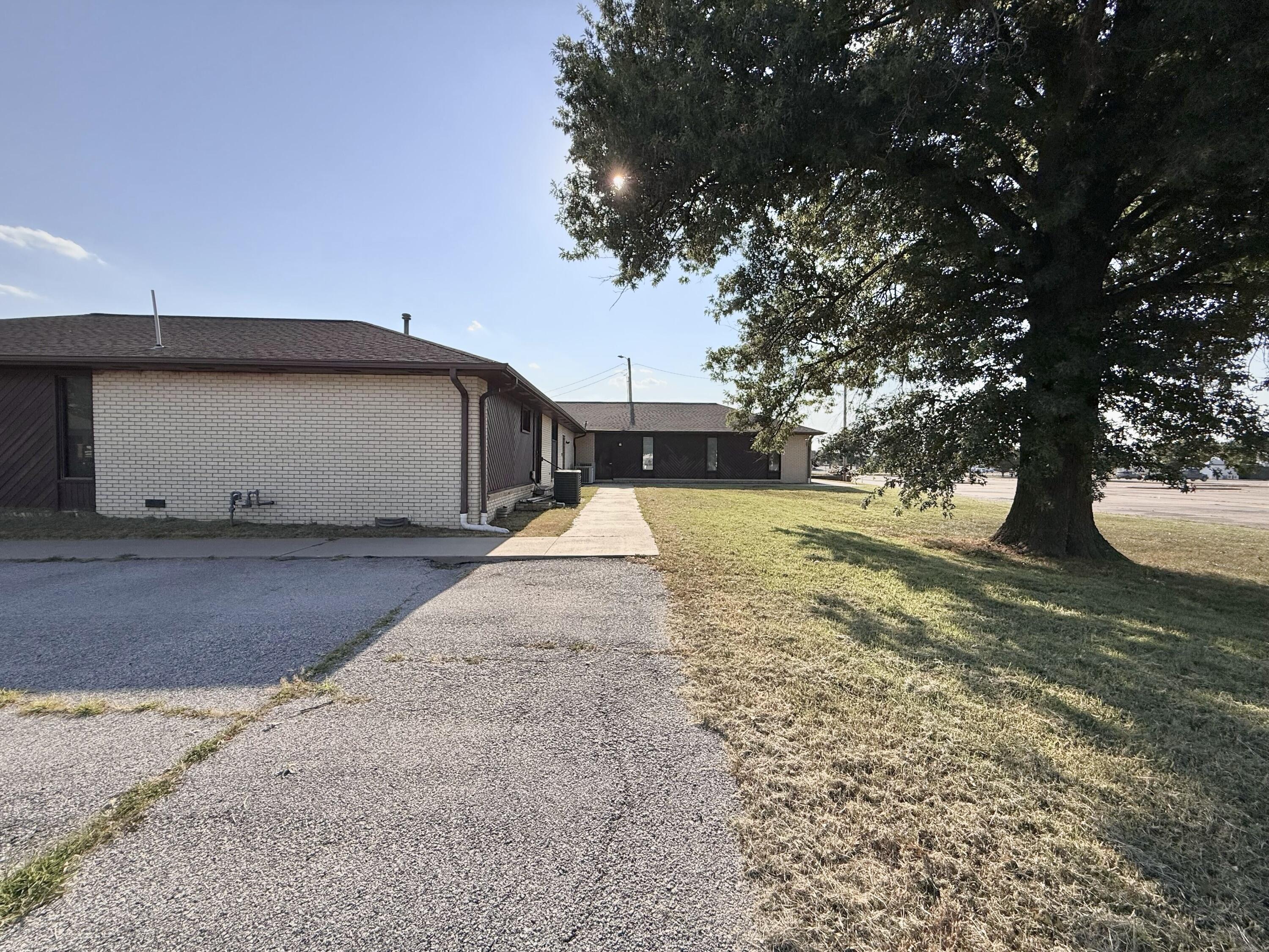 327 East Airport Drive Property Photo 41