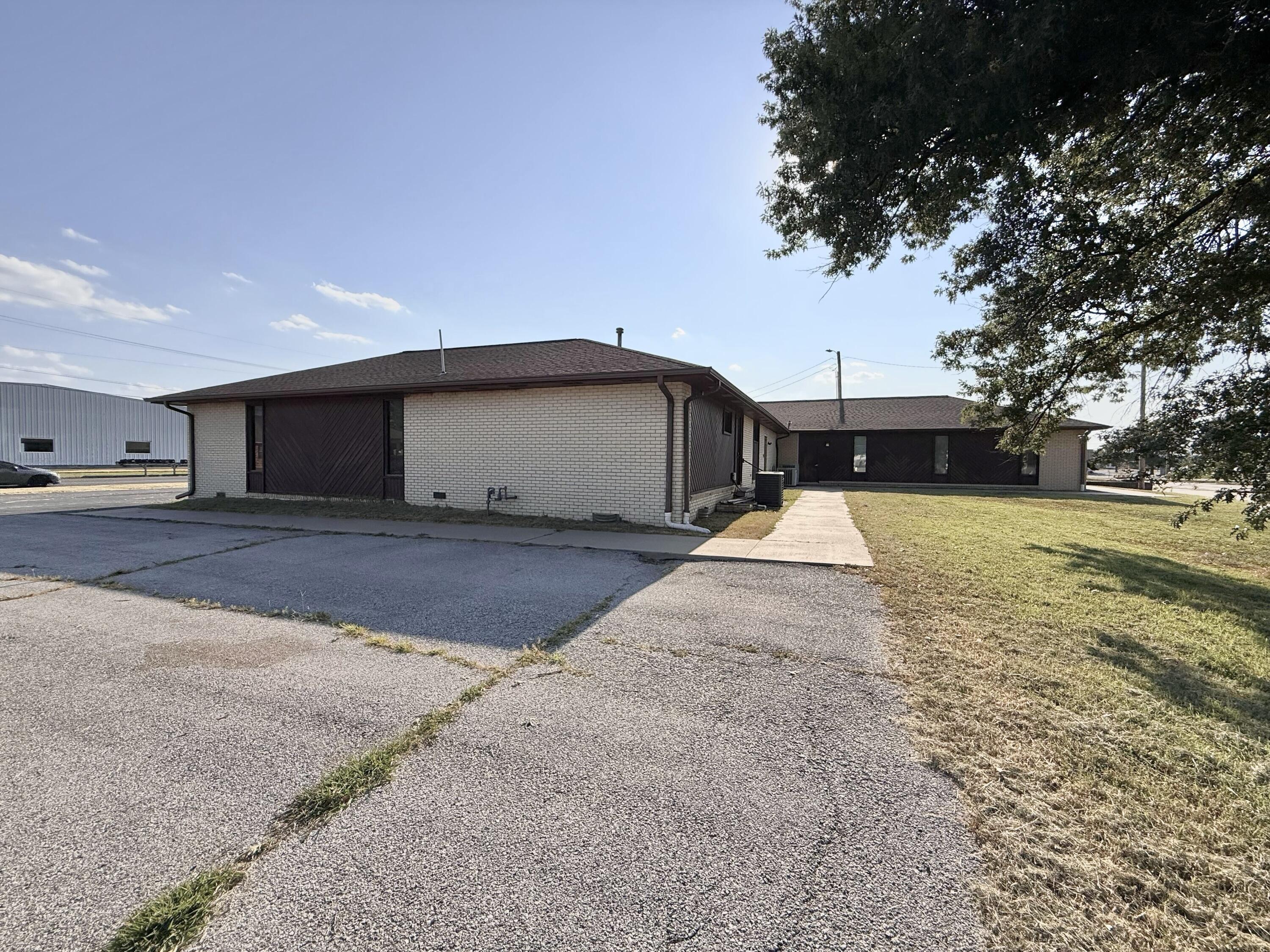 327 East Airport Drive Property Photo 42