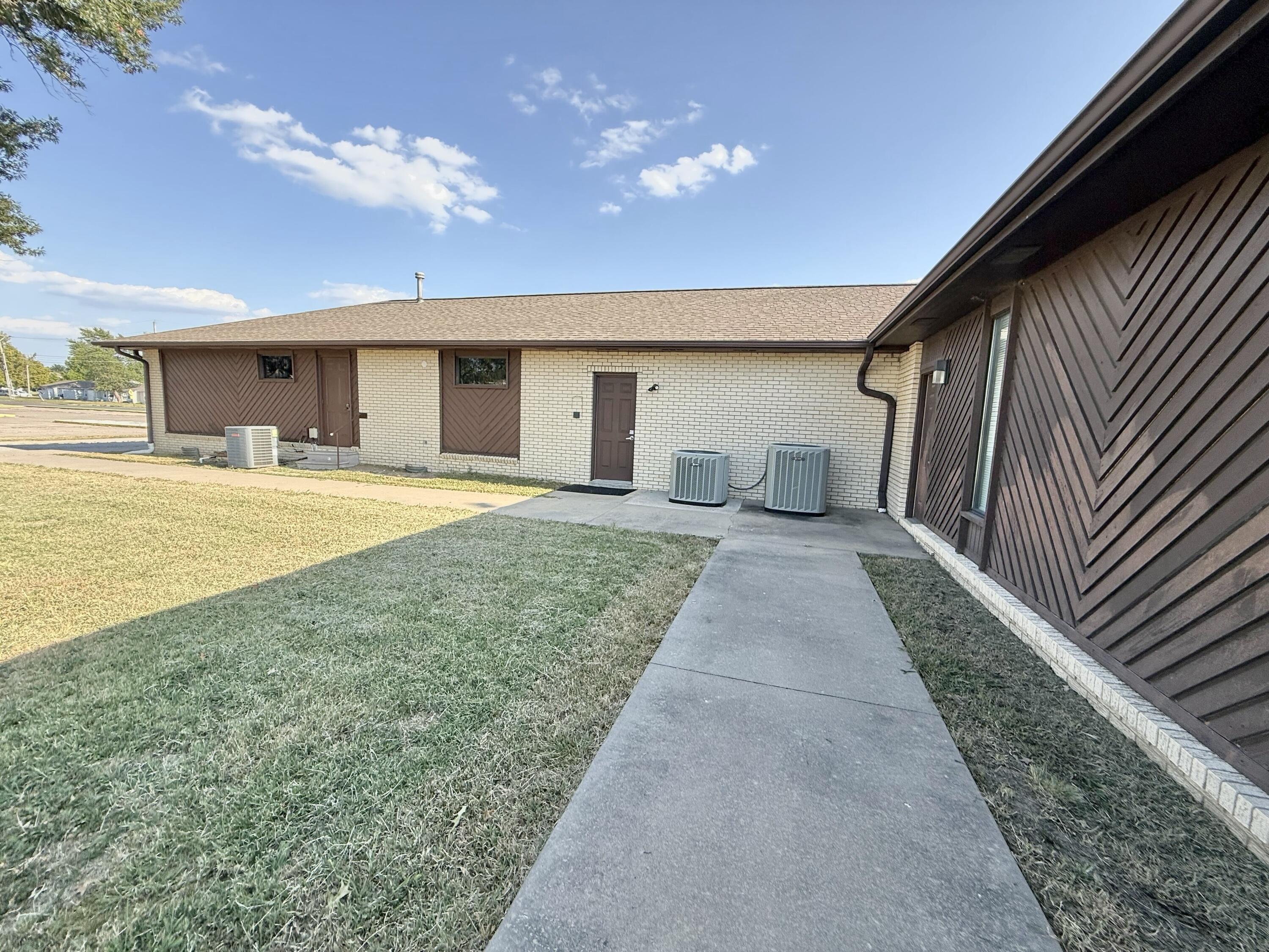 327 East Airport Drive Property Photo 43