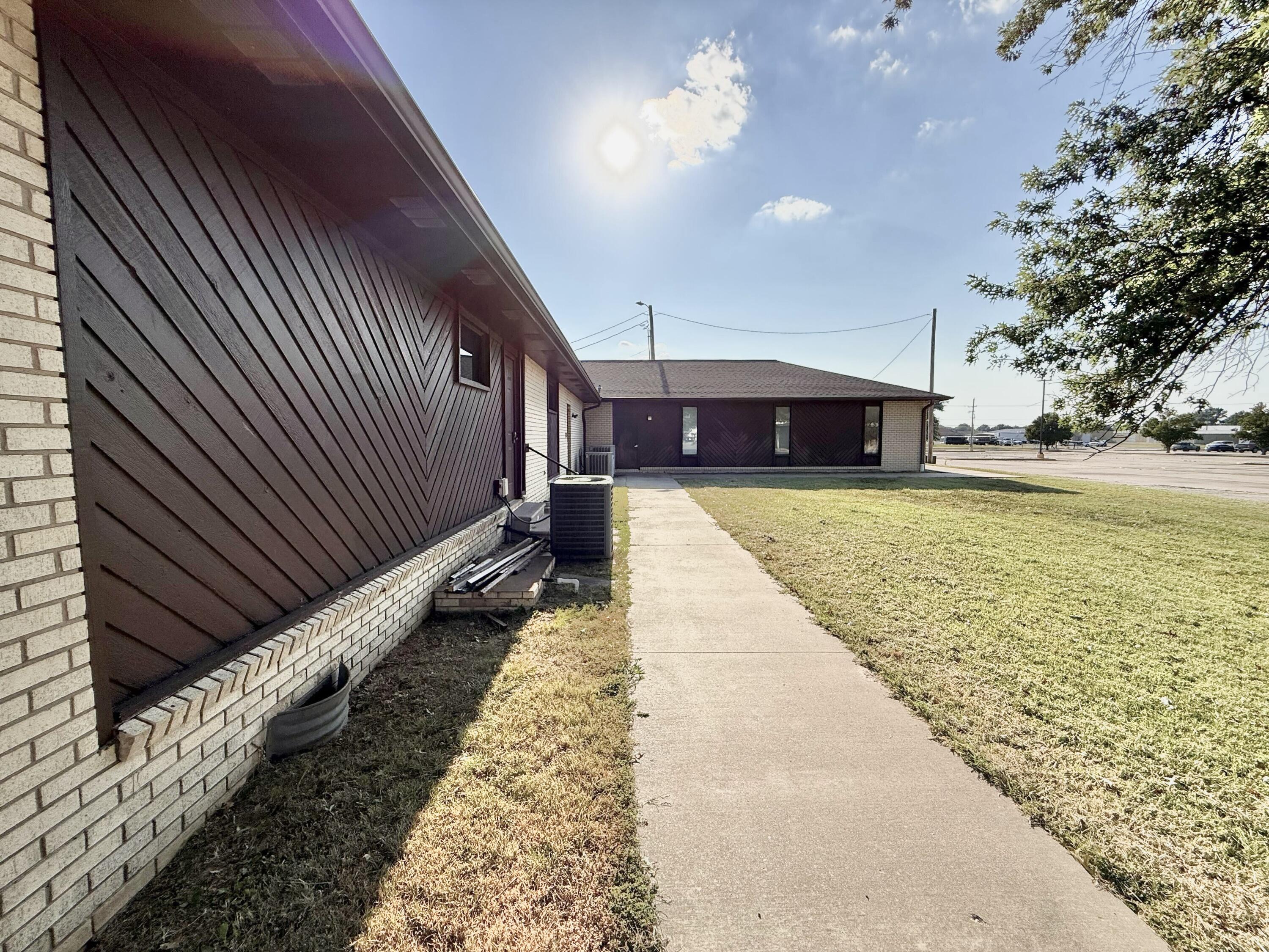 327 East Airport Drive Property Photo 44