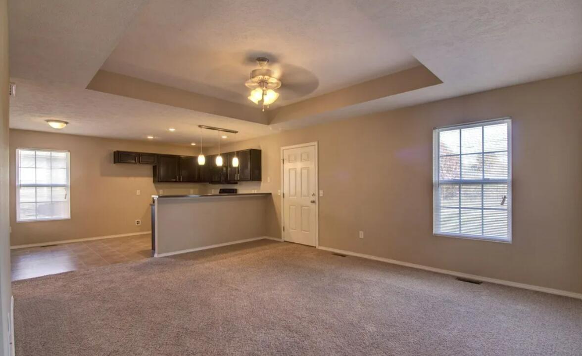 1050 South Strasbourg Avenue Property Photo 2