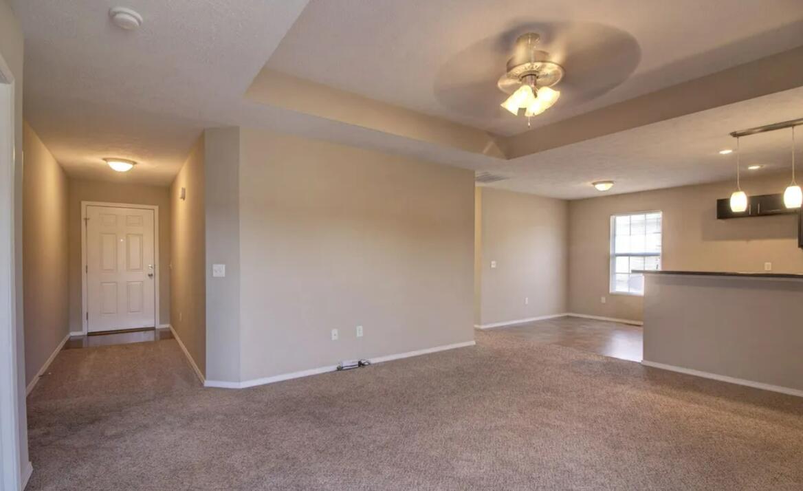 1050 South Strasbourg Avenue Property Photo 3