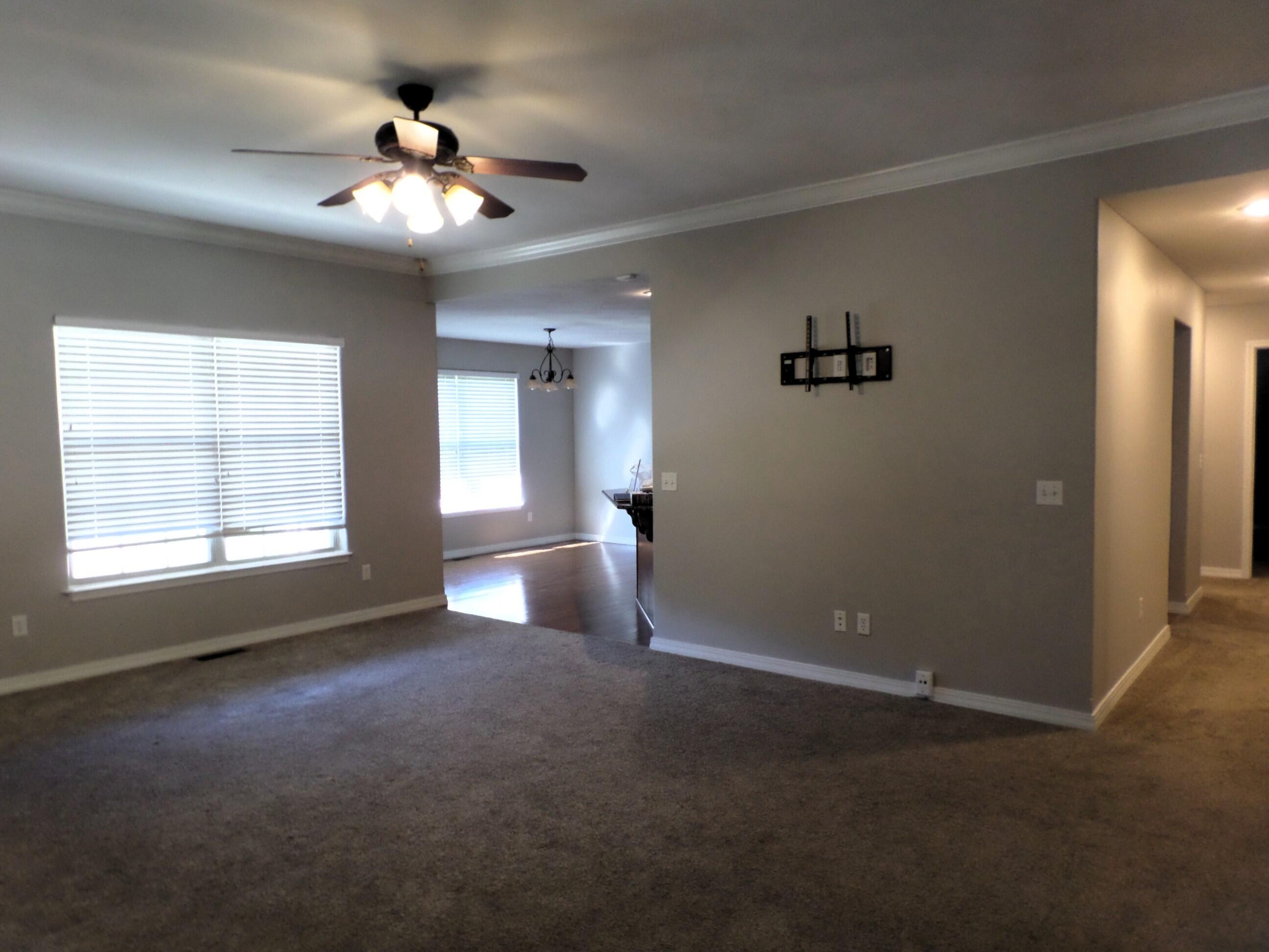 639 North Rockingham Avenue Property Photo 14