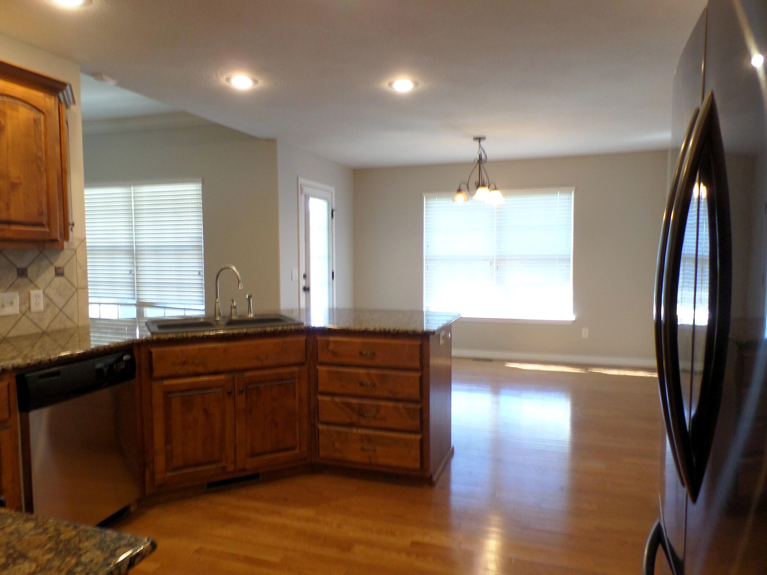 639 North Rockingham Avenue Property Photo 16
