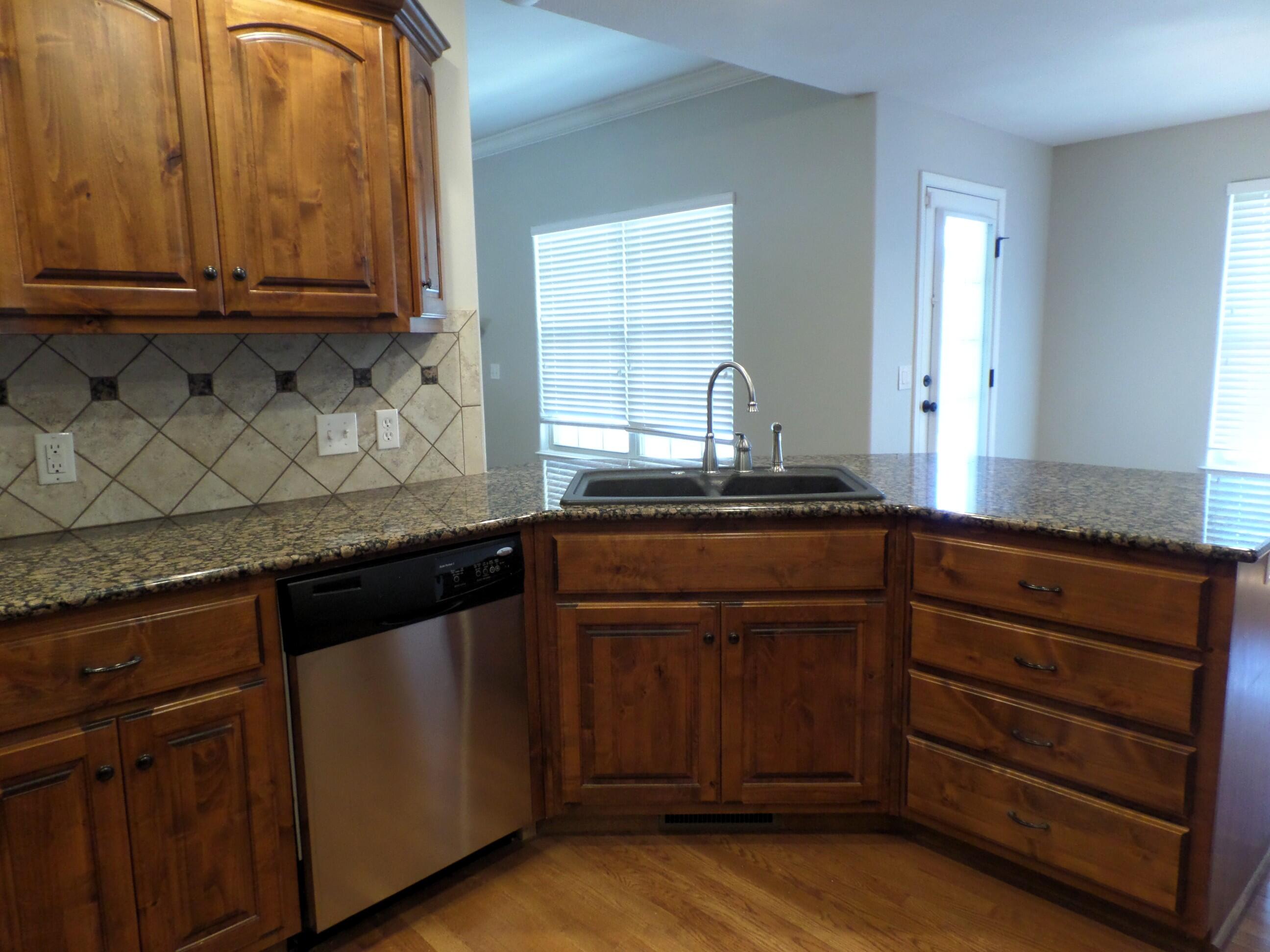 639 North Rockingham Avenue Property Photo 17