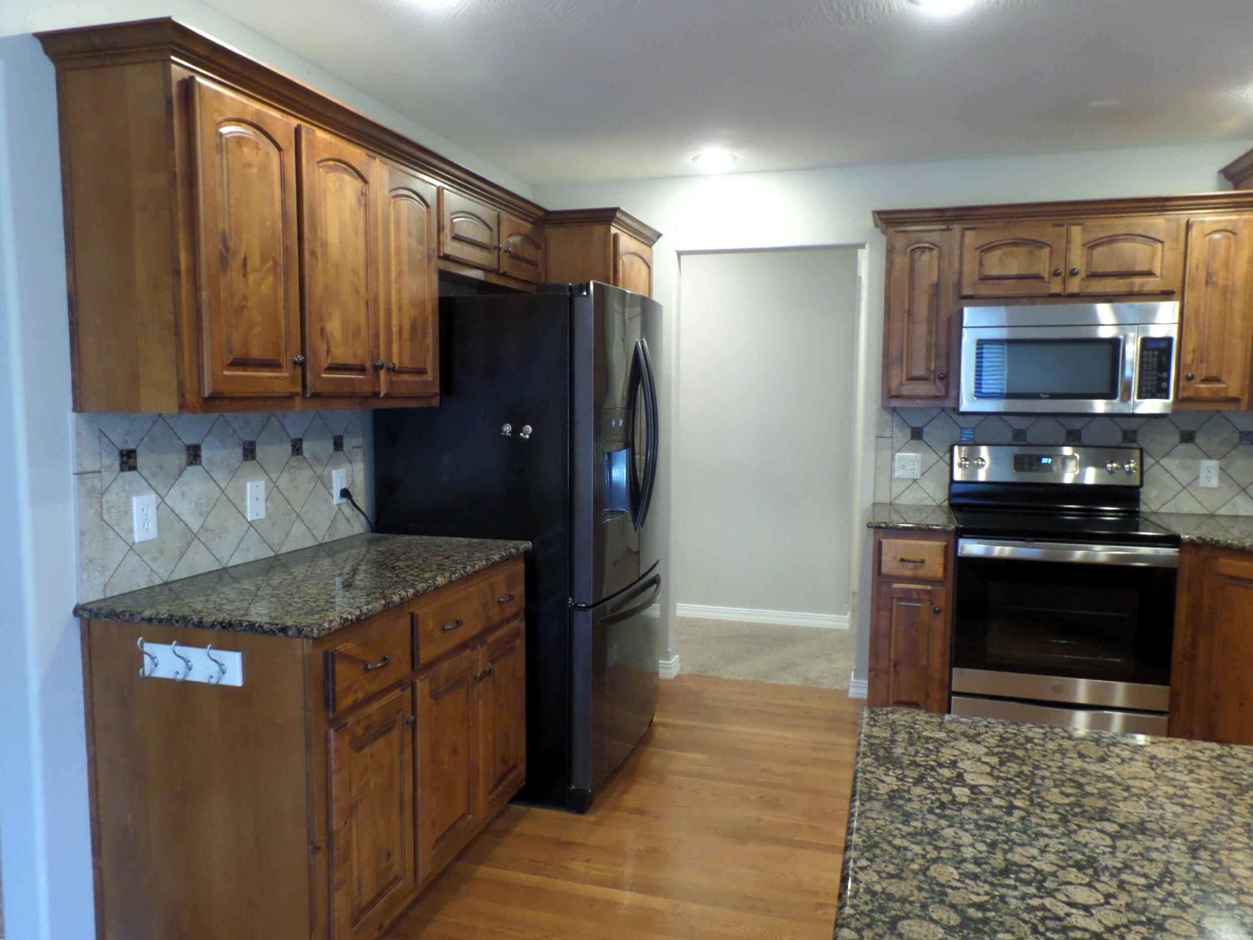 639 North Rockingham Avenue Property Photo 18