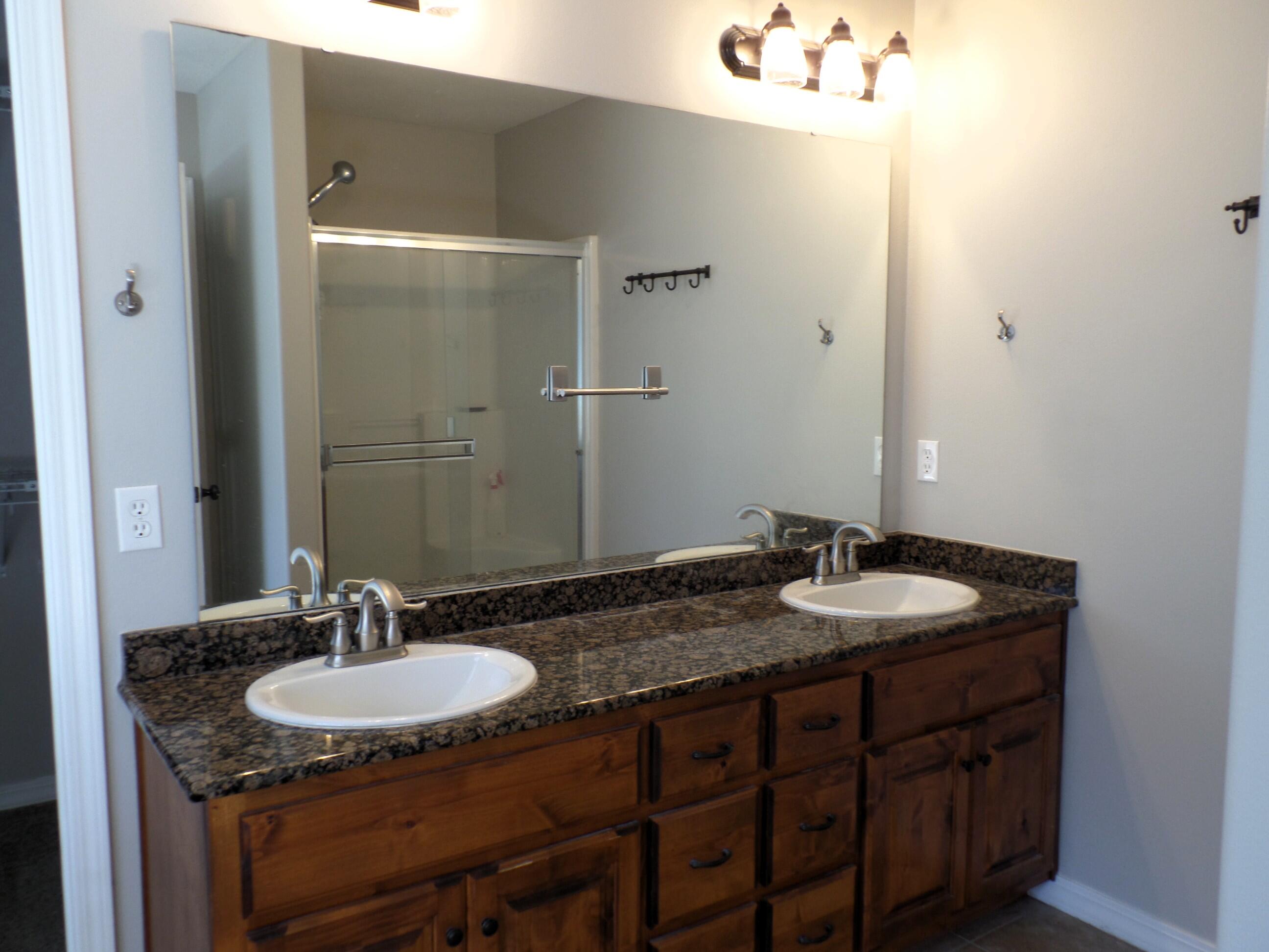 639 North Rockingham Avenue Property Photo 23