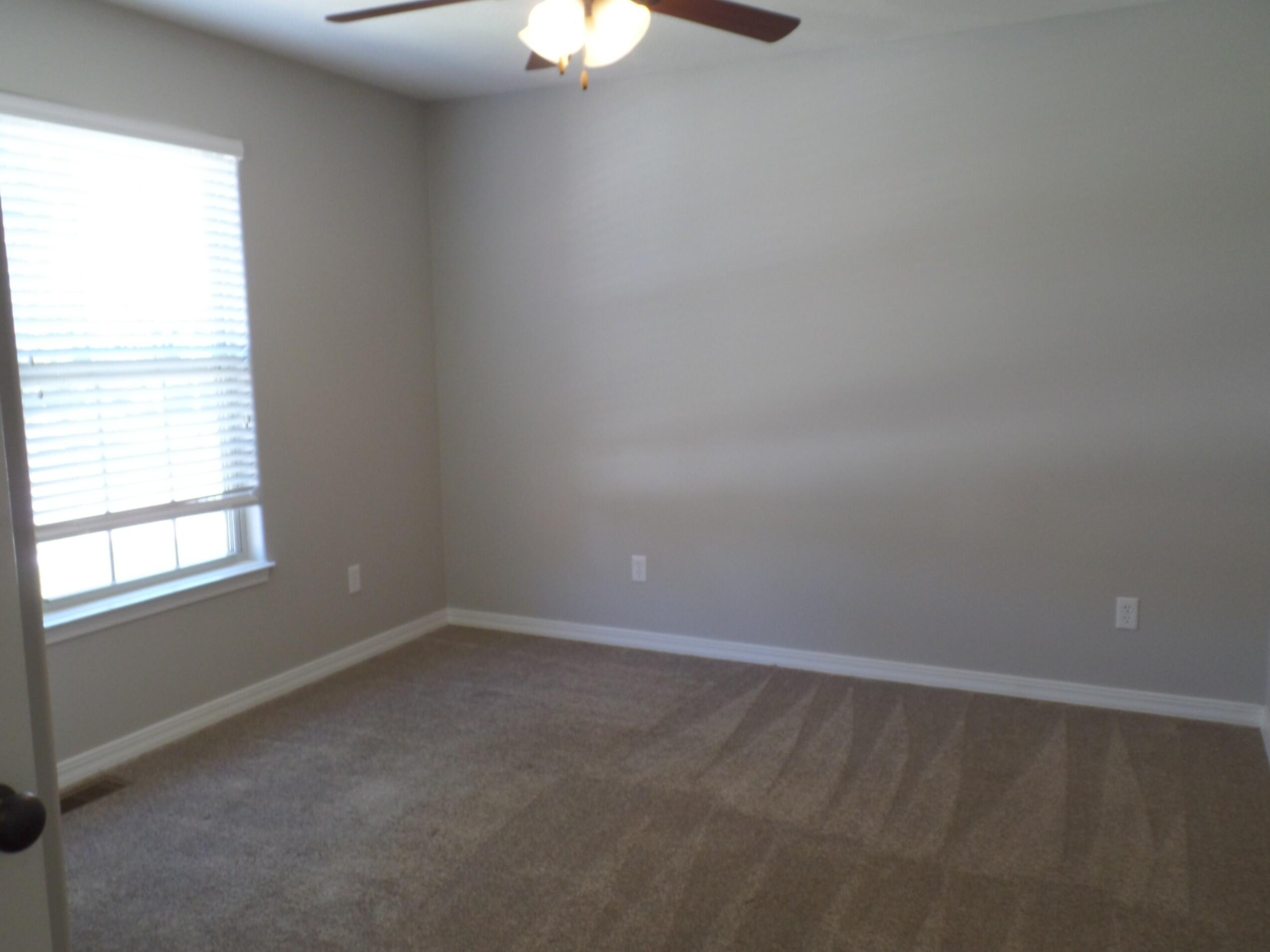 639 North Rockingham Avenue Property Photo 27