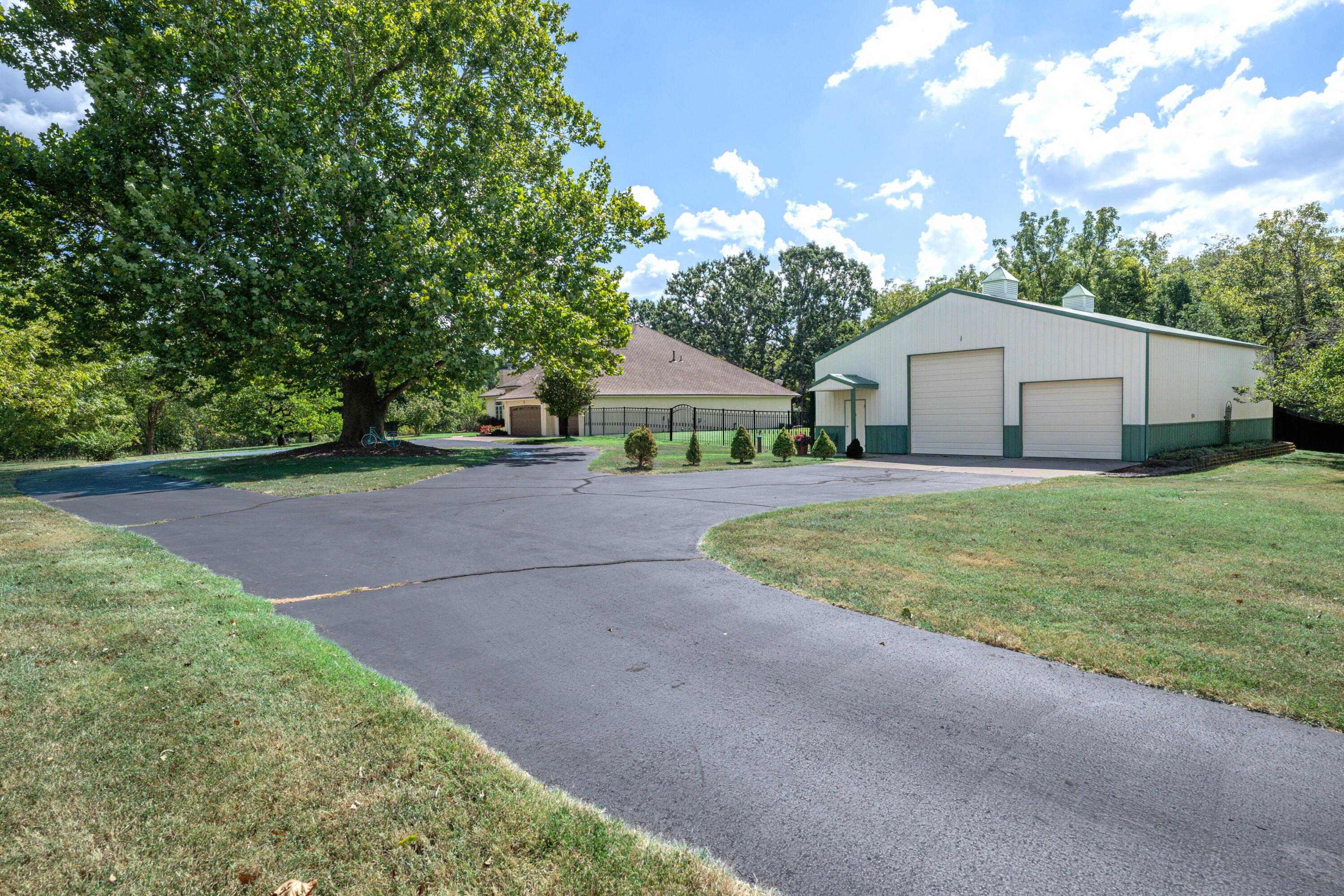 2282 North Farm Road 227 Property Photo 51