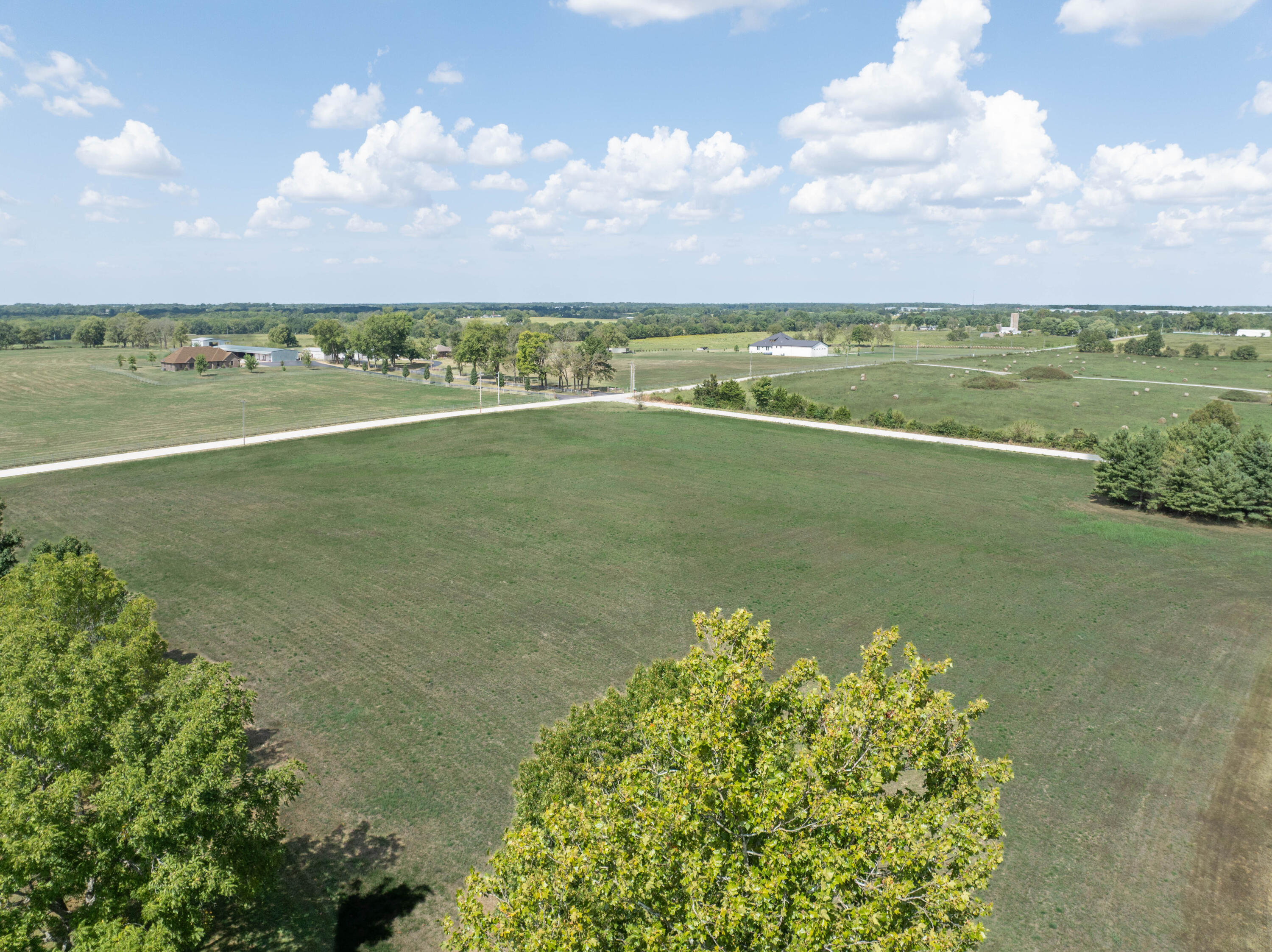 2282 North Farm Road 227 Property Photo 60
